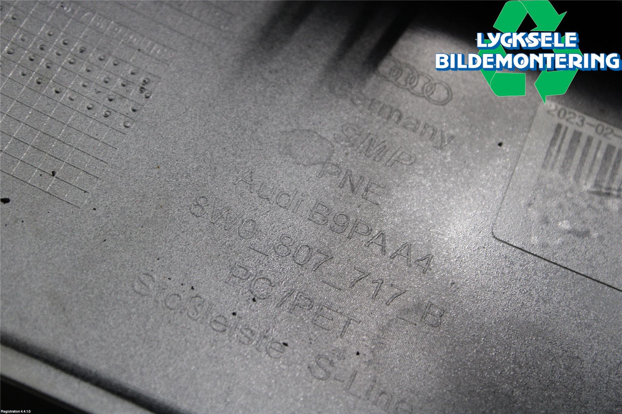 Audi A4/S4 B9 20- Hasplåt Plåt-Plast