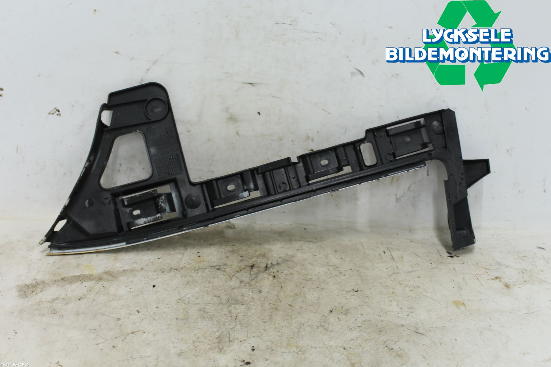 Volkswagen VW PASSAT 05-11 Stötfångarfäste Bak Hö