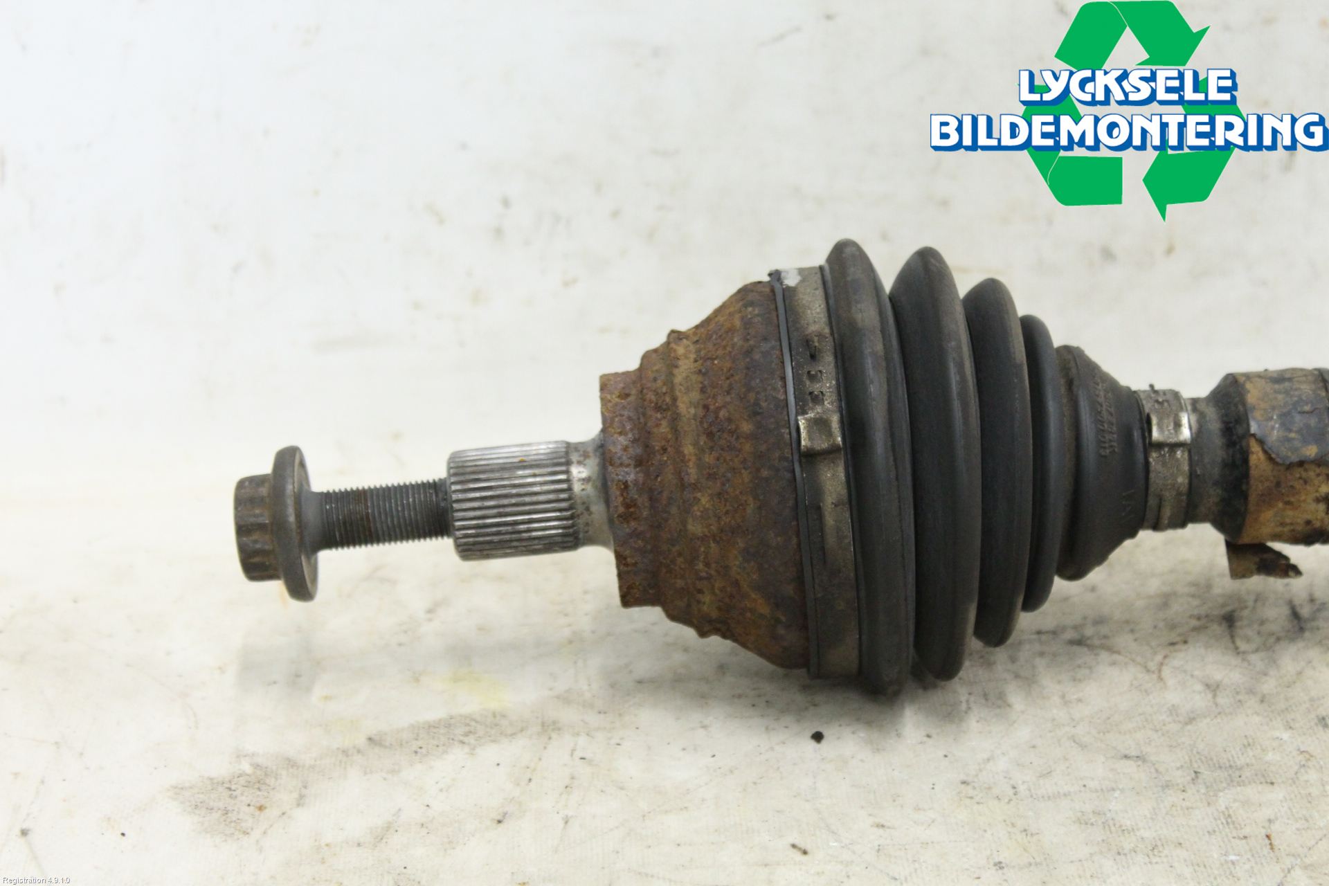 Volkswagen VW PASSAT 05-11 Drivaxel Fram Höger