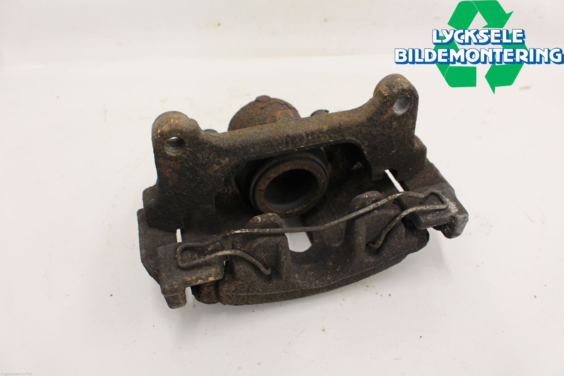 Volkswagen VW PASSAT 11-14 Bromsok Fram Höger
