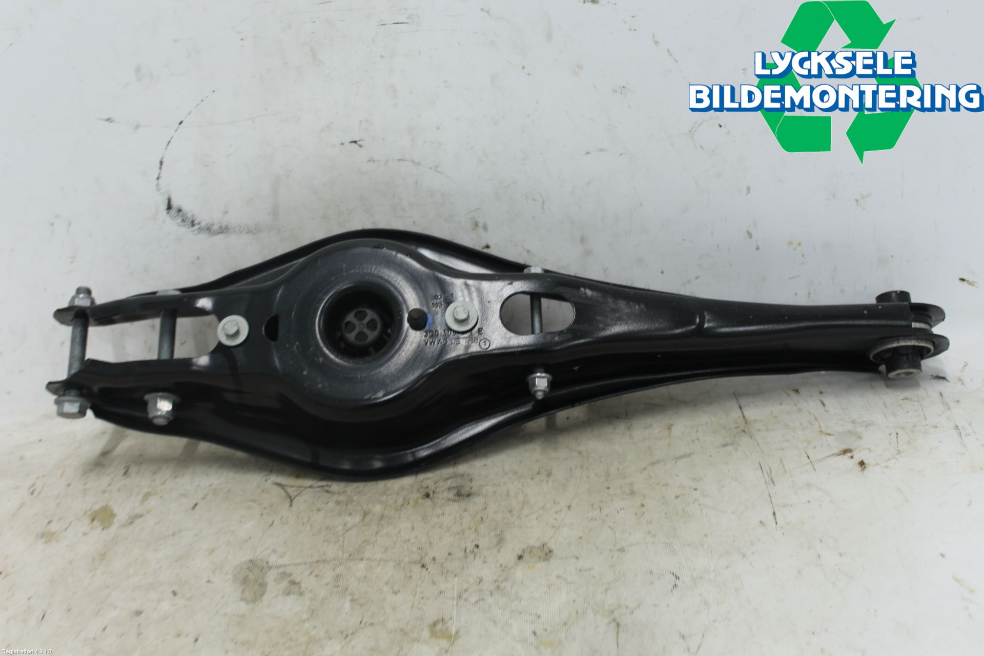 Audi Q3 F3 19- Bärarm Bak Höger