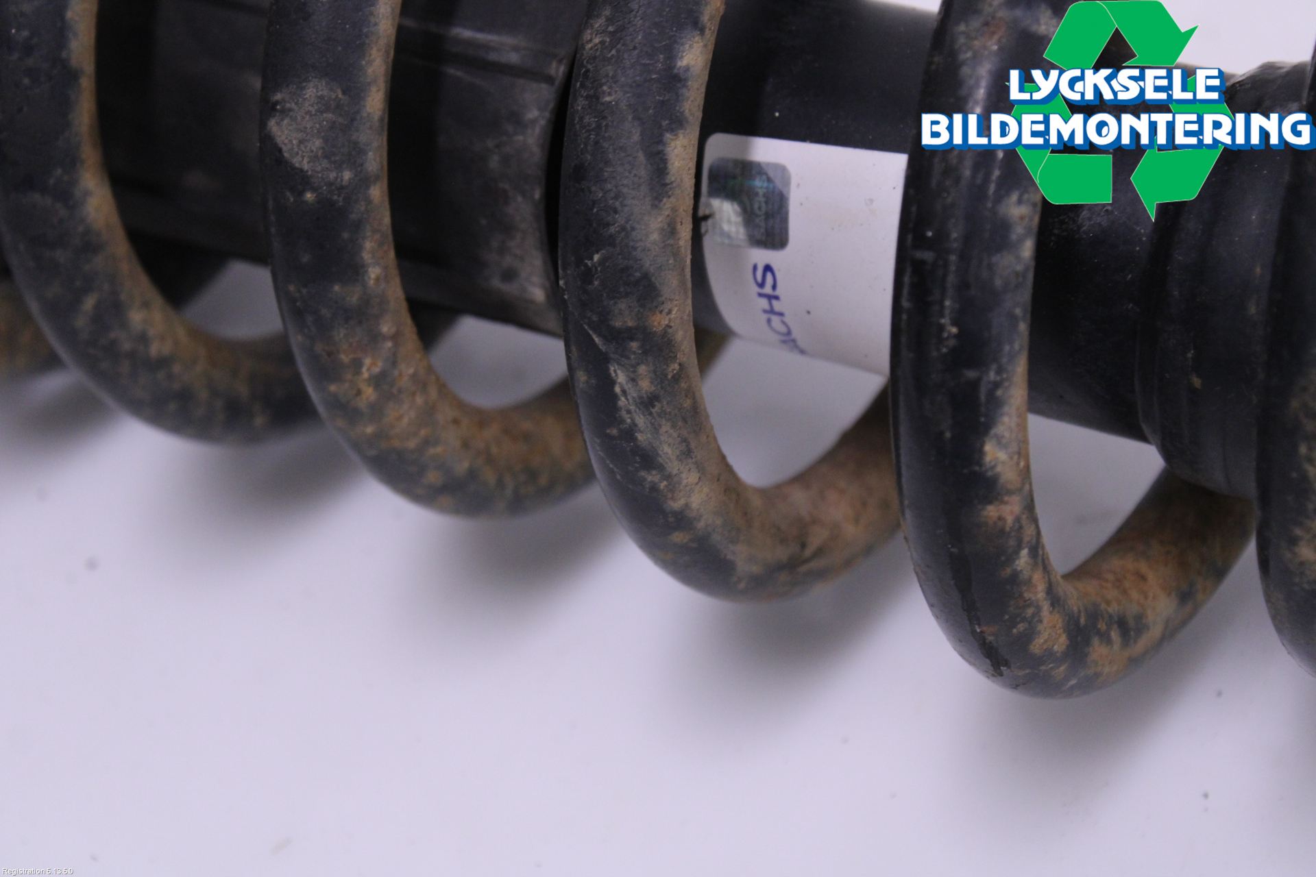 Volkswagen VW AMAROK 2H 10-22 Fjäderben Fram Höger