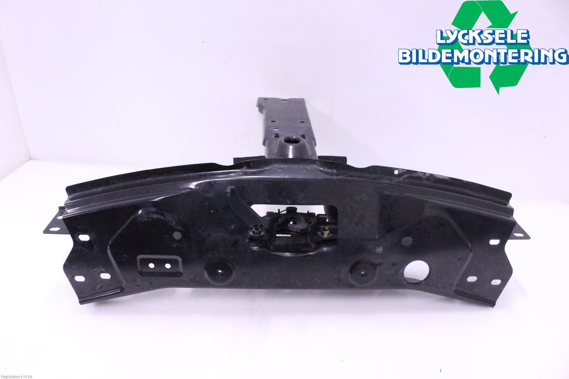Dacia DUSTER 18-24 Front Huvlåsplåt-Balk