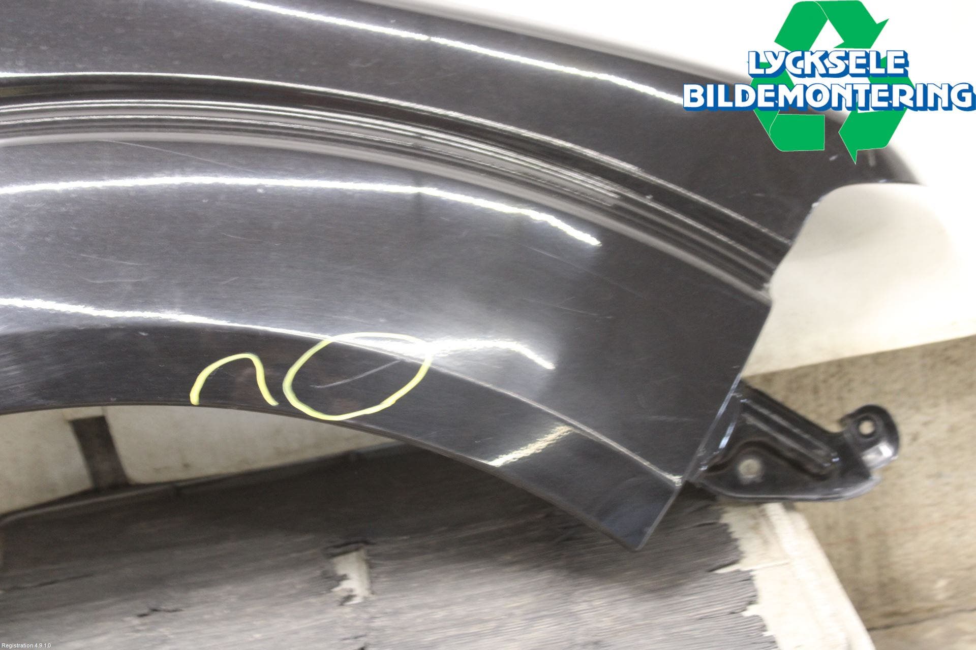 Nissan NAVARA 05-16 Skärm Fram Höger