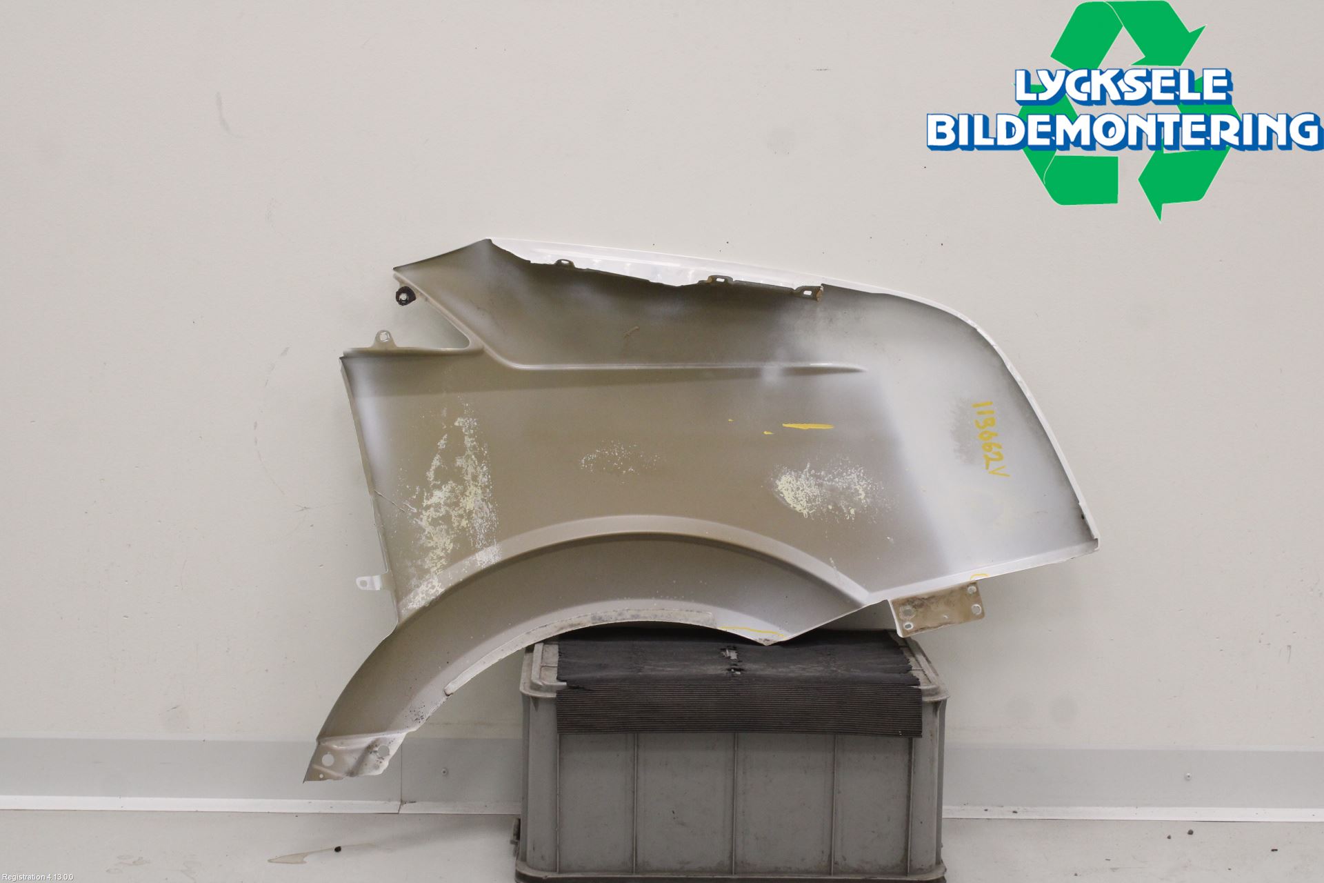 Volkswagen VW CRAFTER 06-16 Skärm Fram Vänster