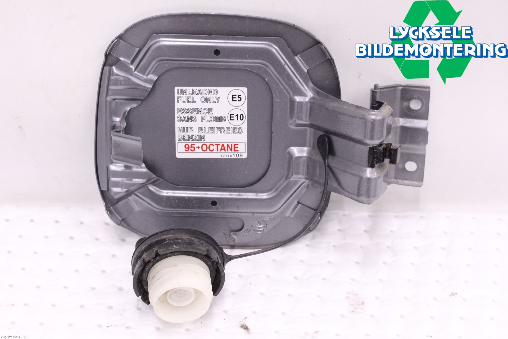 Mitsubishi OUTLANDER 13-21 Tanklucka