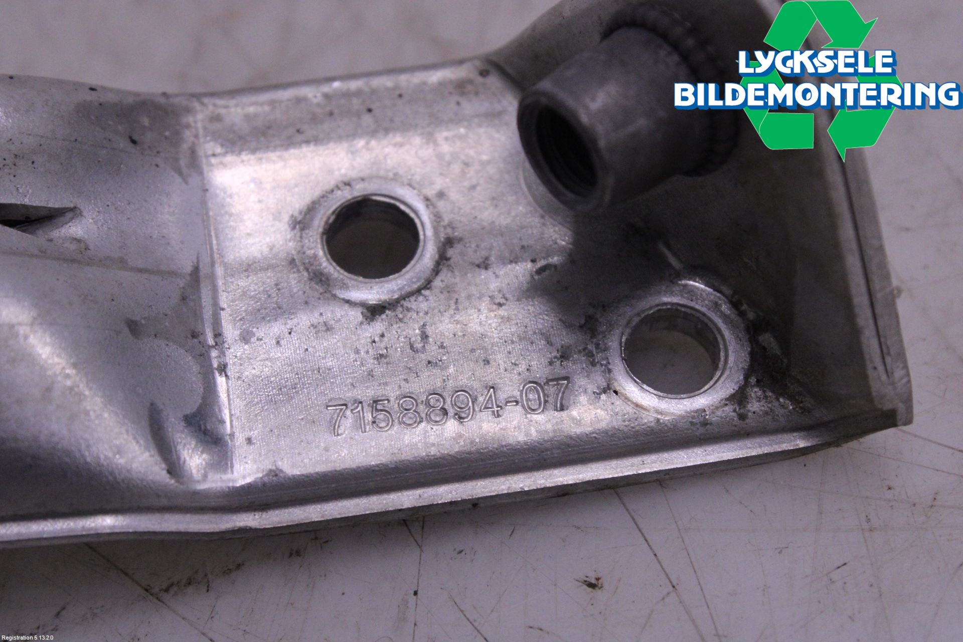 BMW 5 F10/F11/F18 09-17 Frontplåt