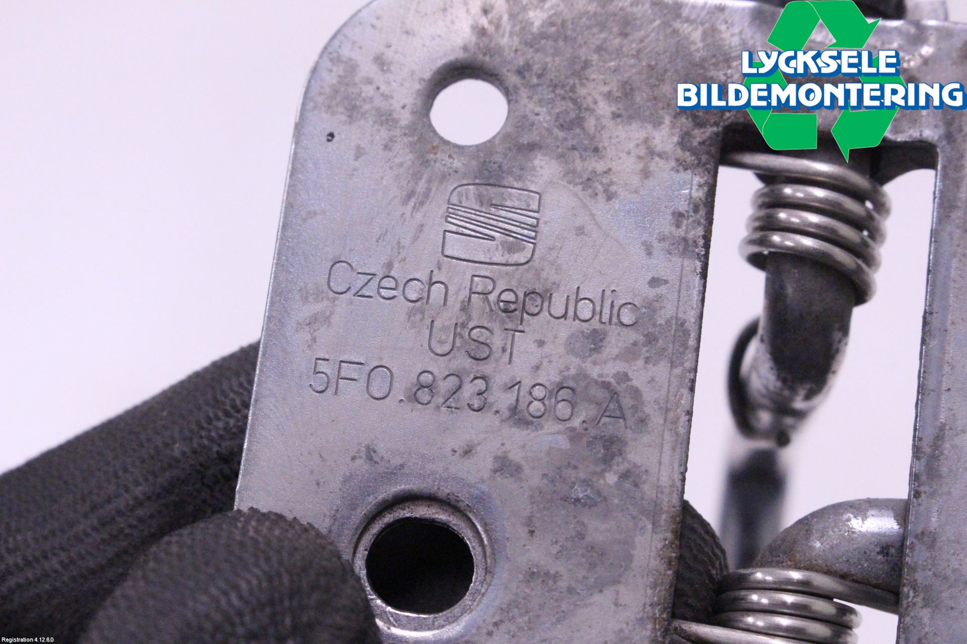 Seat LEON 13-20 Huv Spärr