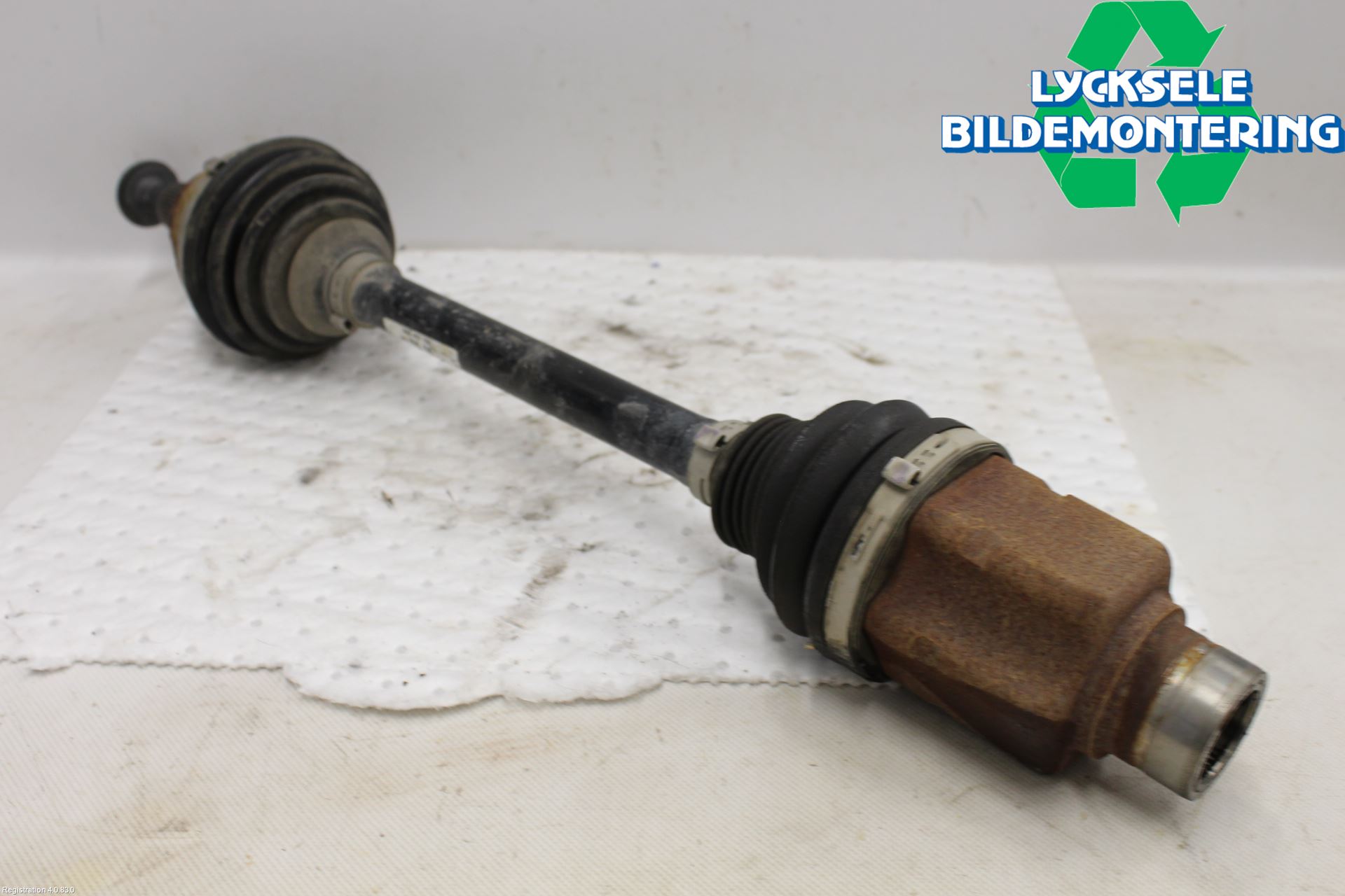 Volkswagen VW TIGUAN 07-16 Drivaxel Fram Höger