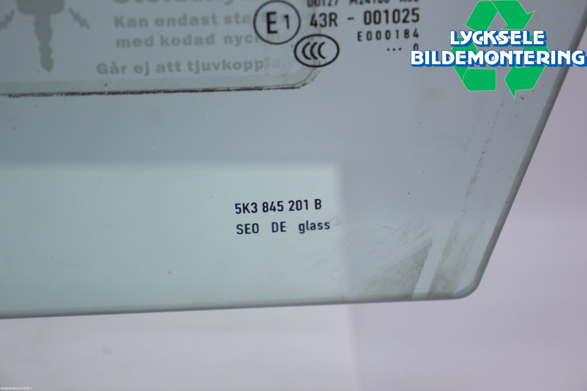 Volkswagen VW GOLF VI 09-13 Dörruta Fram Vänster