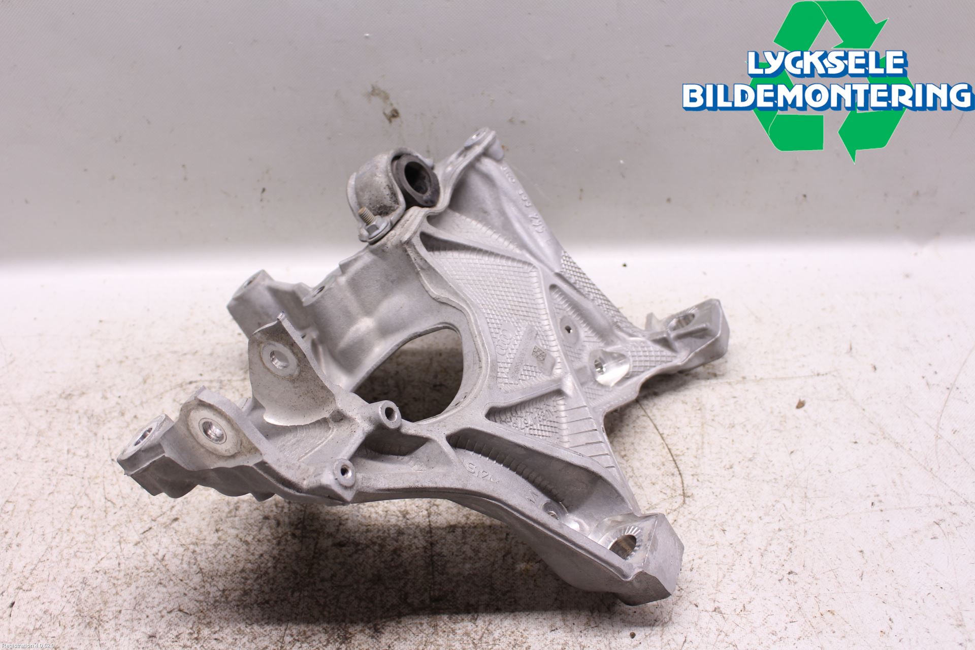 Audi A4/S4 B9 16-19 Framvagnsbalk