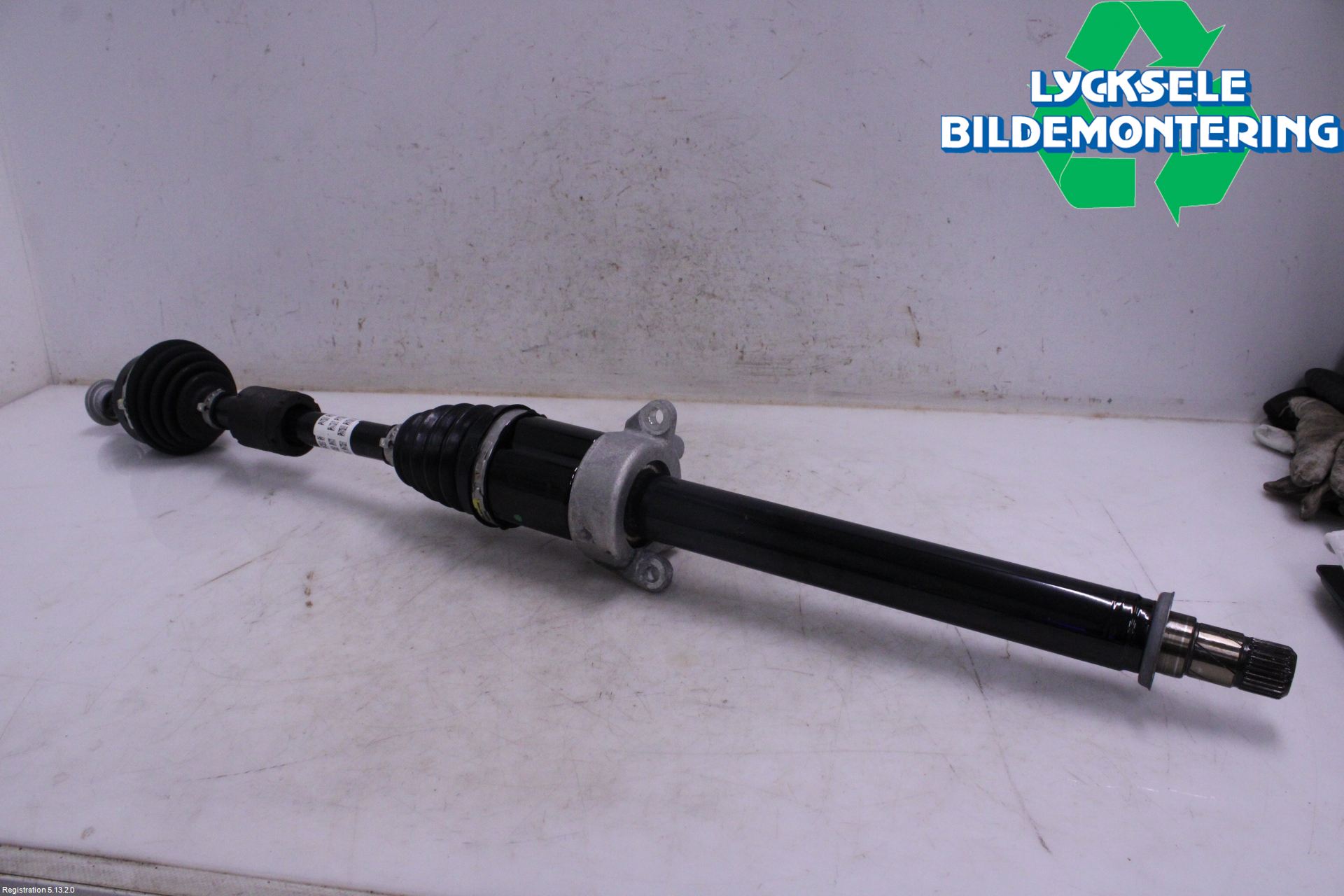 BMW X1/iX1 U11 23- Drivaxel Fram Höger