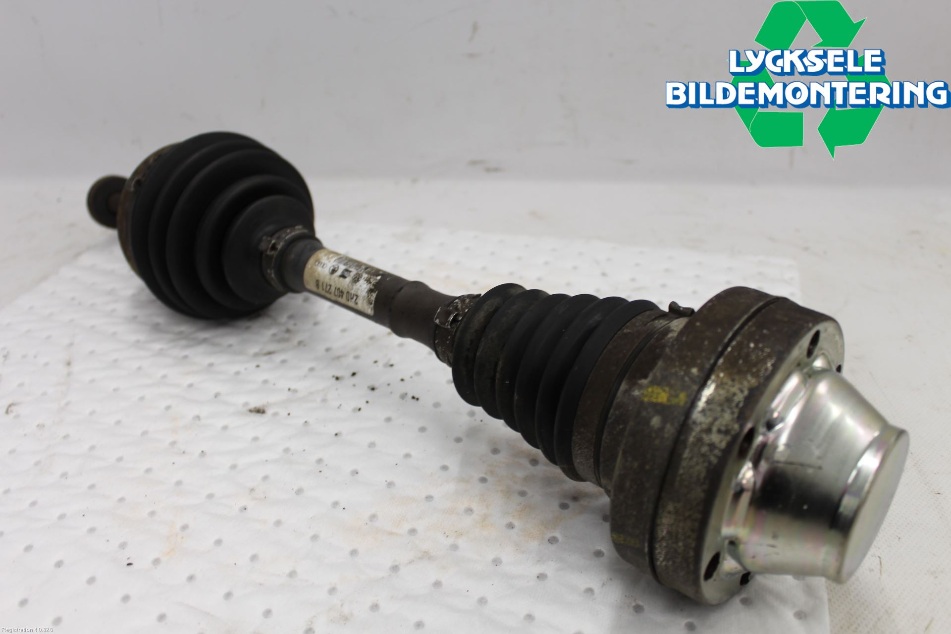 Volkswagen VW AMAROK 2H 10-22 Drivaxel Fram Höger