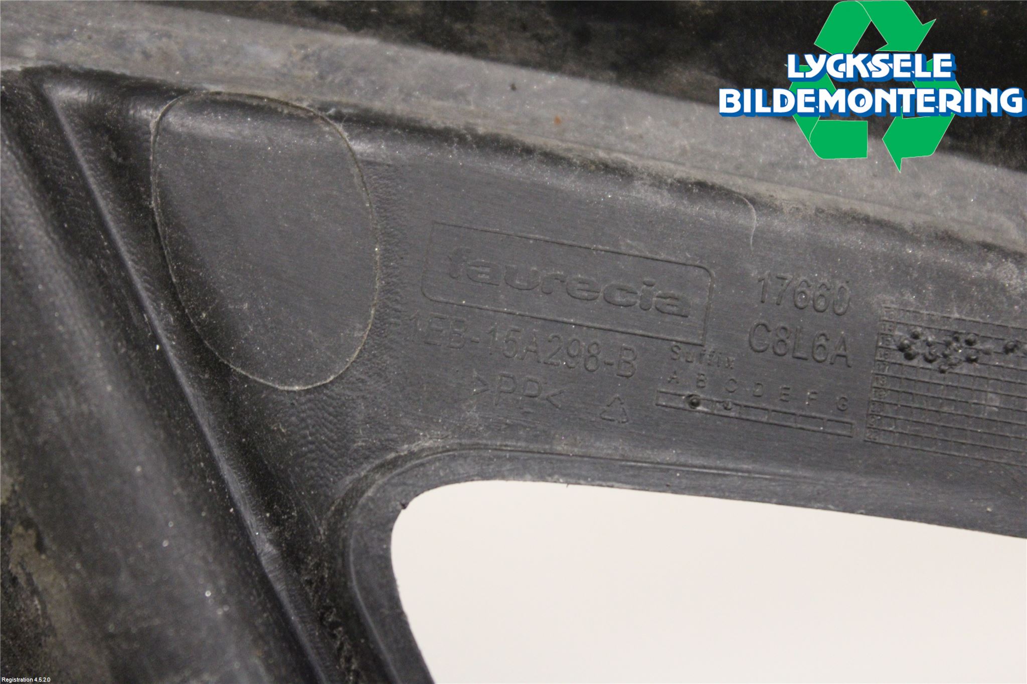 Ford FOCUS 15-18 Dimljussarg Fram