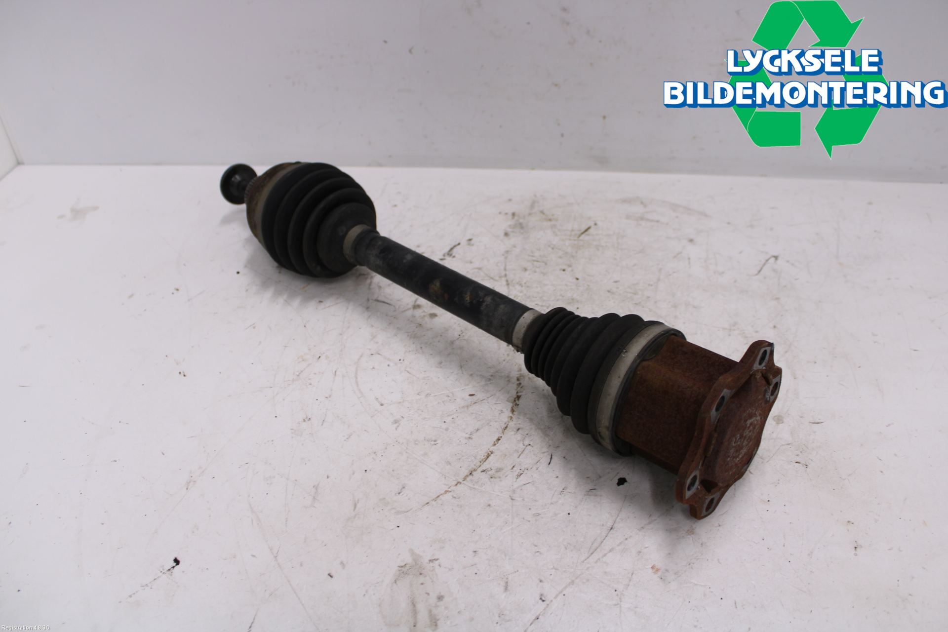 Audi A6 ALLROAD 12-18 Drivaxel Fram Vänster