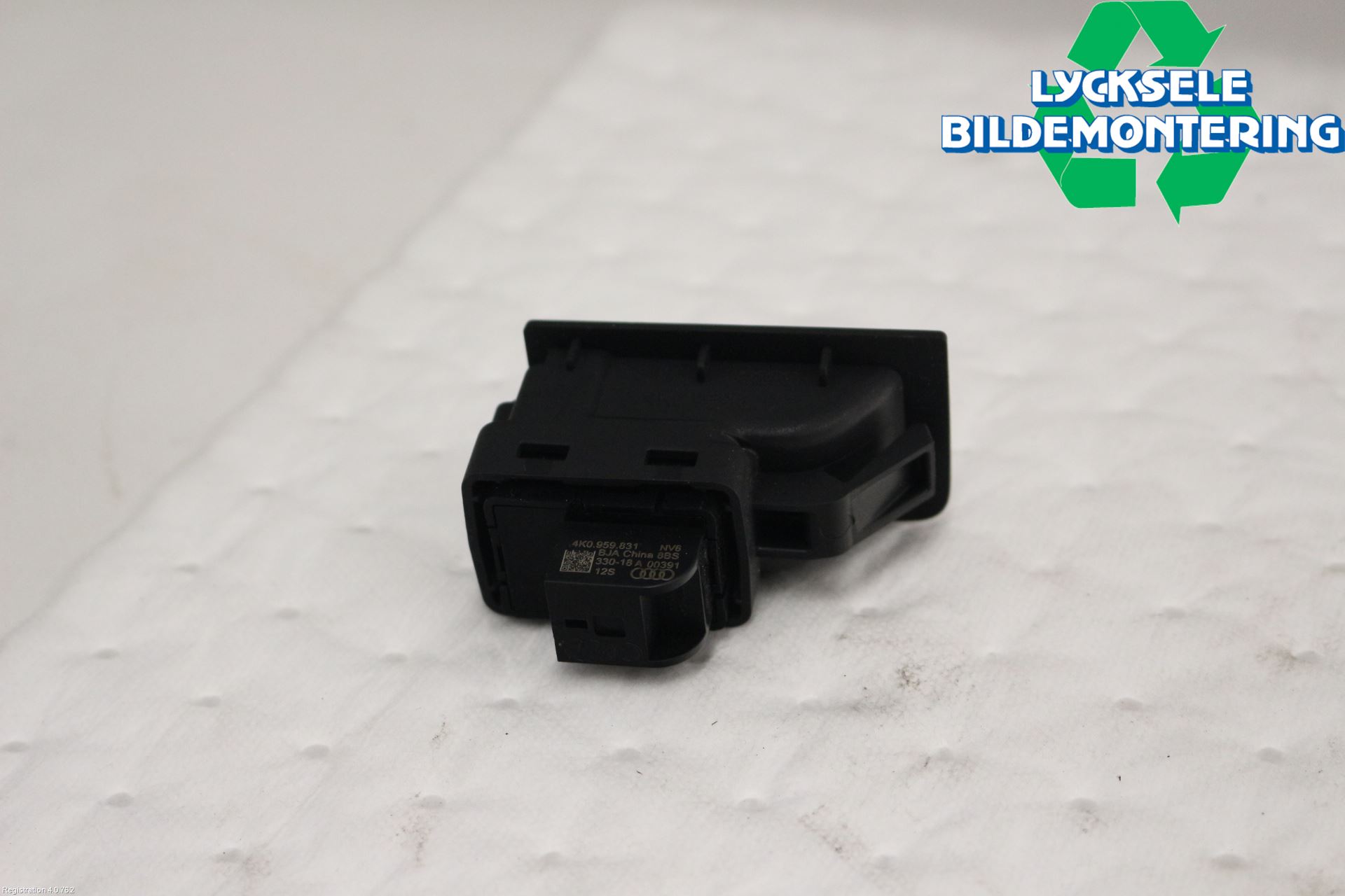 Audi A6 F2/C8 19- Strömställare Baklucka