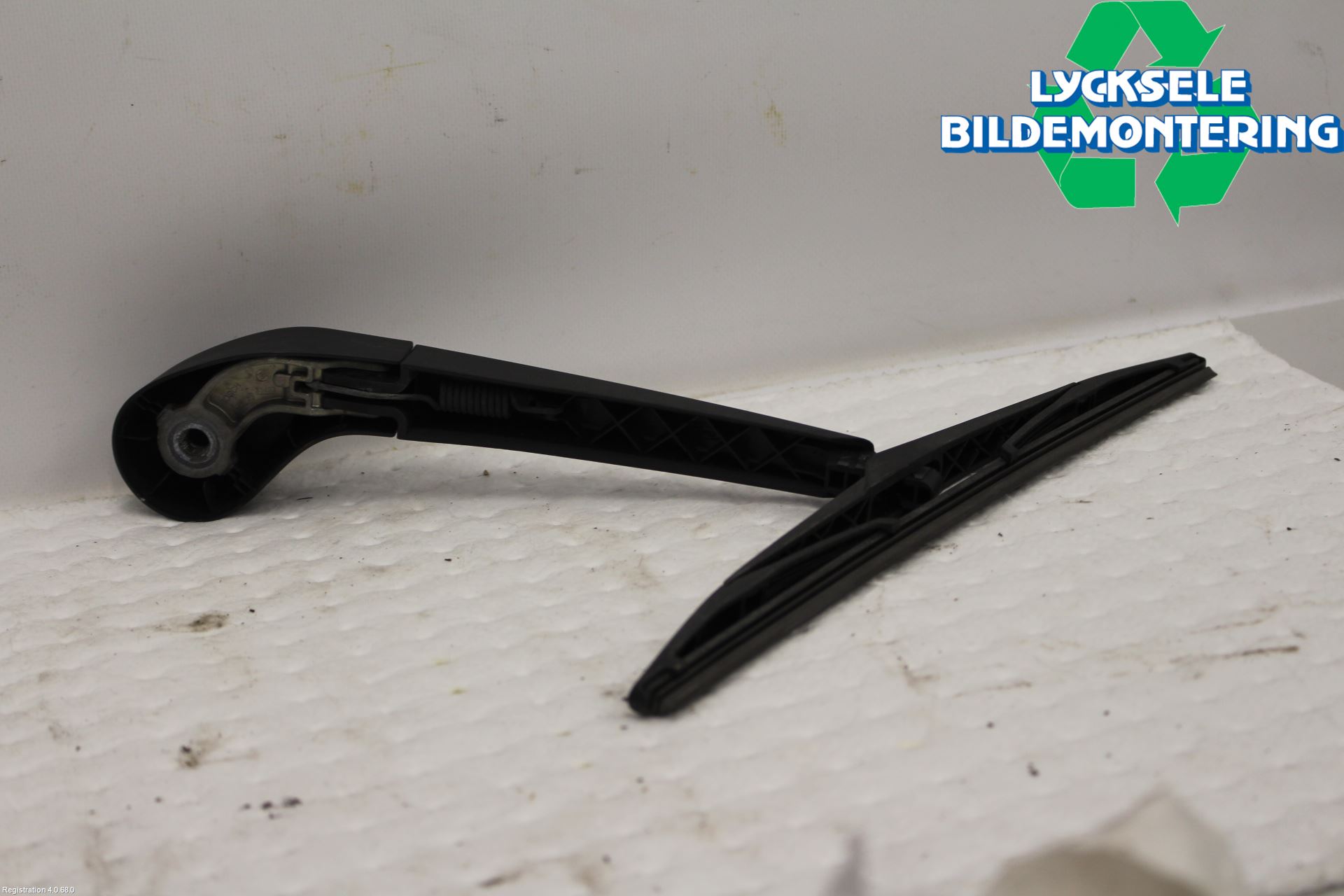 Ford FOCUS 15-18 Torkararm-Bakruta