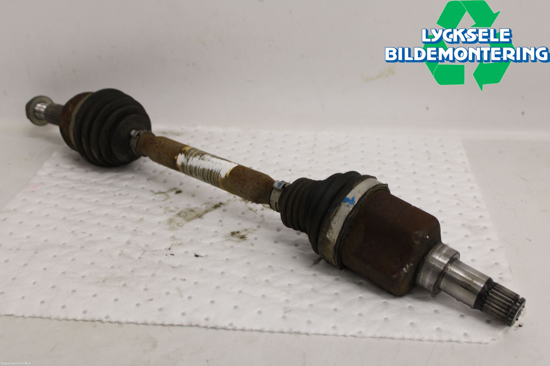 Ford TRANSIT/TOURNEO COURIER 13-23 Drivaxel Fram Vänster