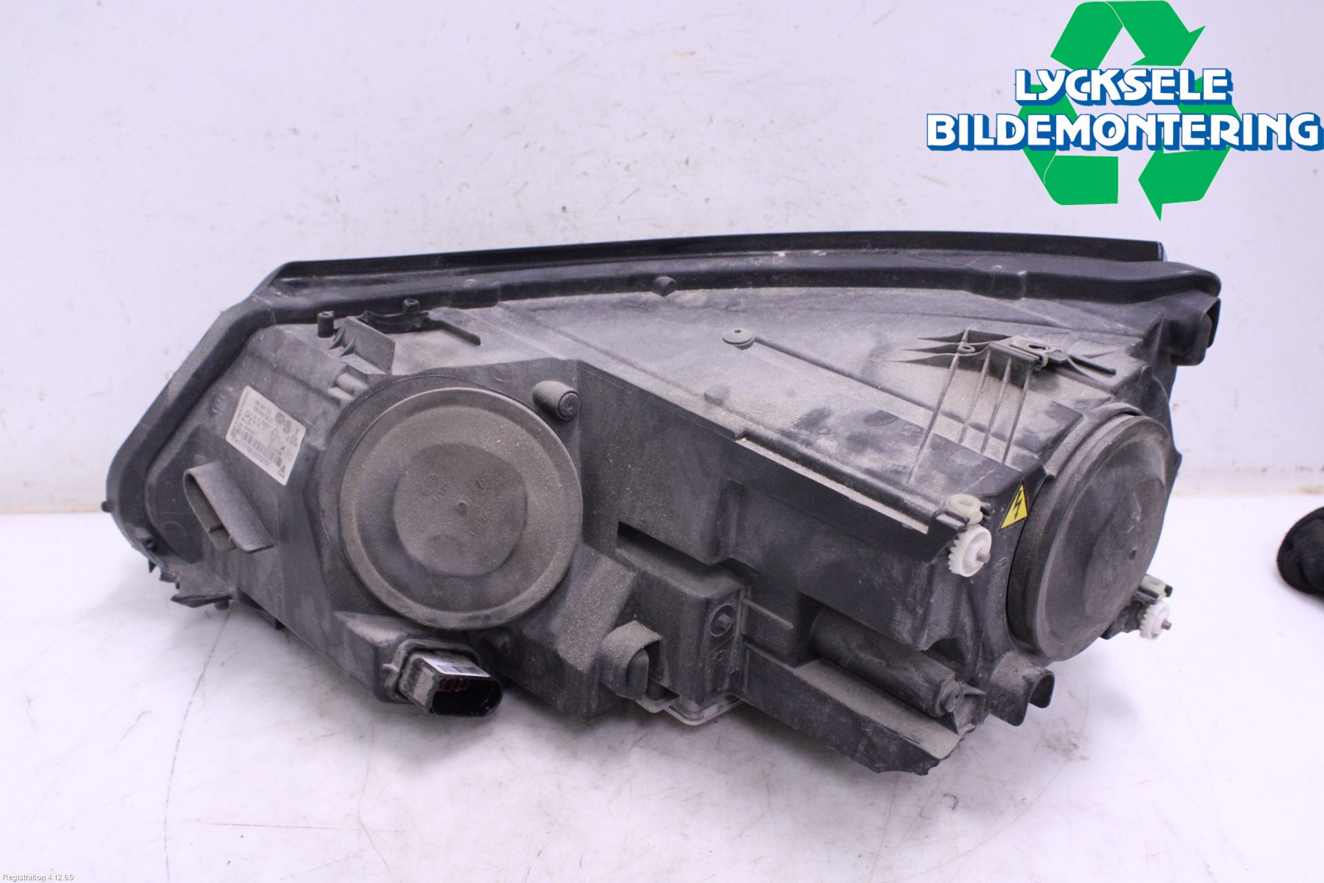 Volkswagen VW TIGUAN 07-16 Strålkastare Höger