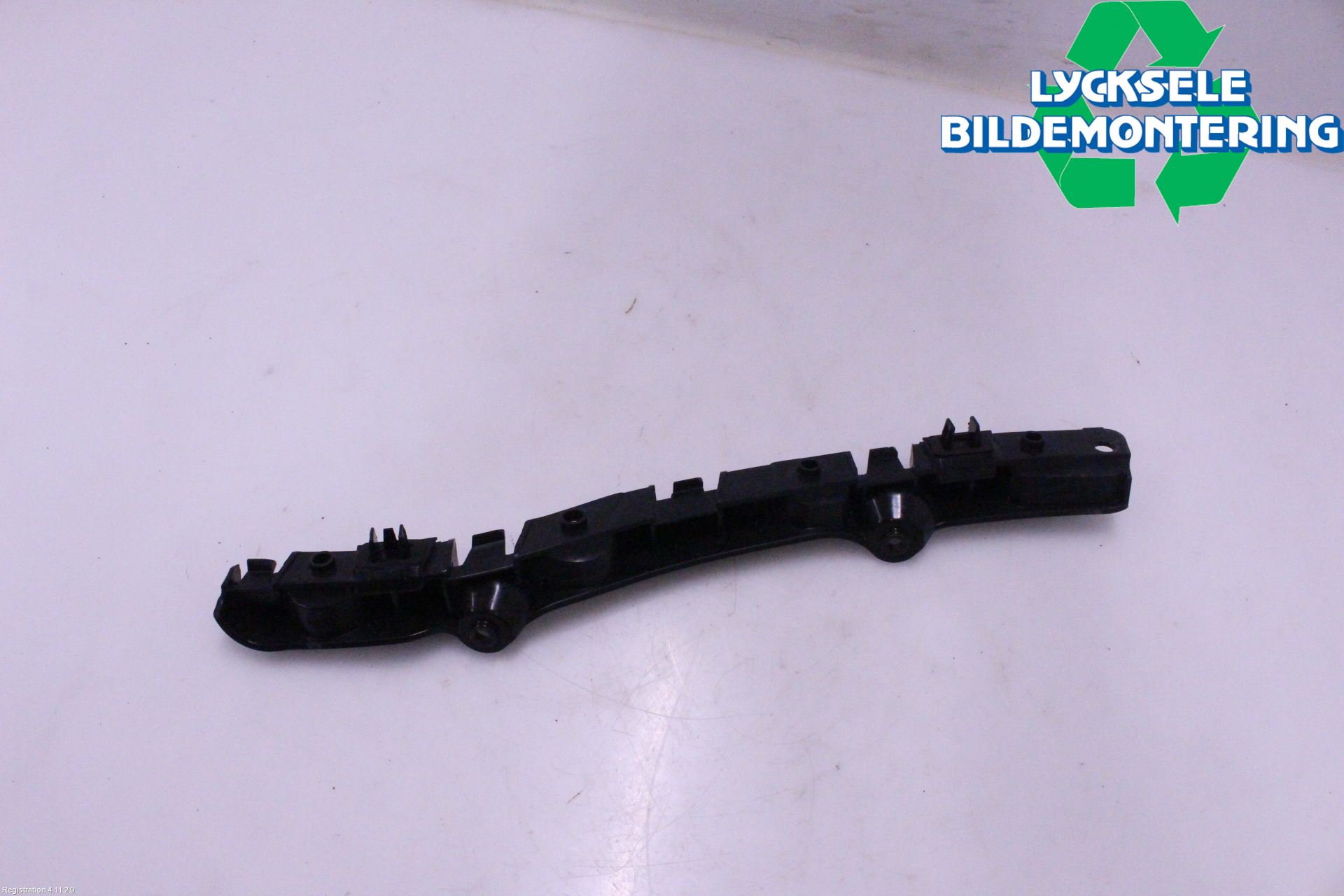 Dacia DUSTER 18-24 Stötfångarfäste Bak Vä