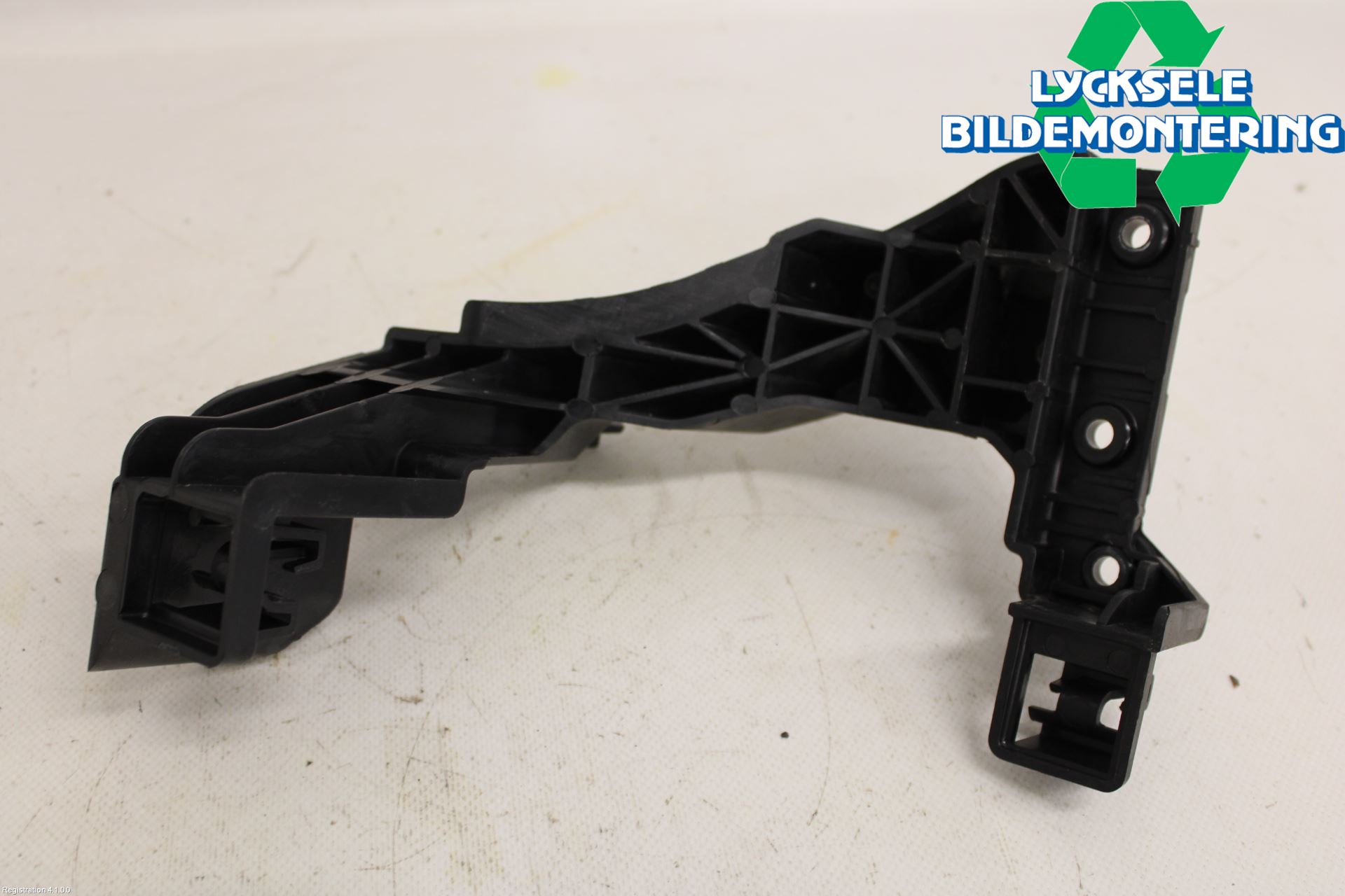 Kia CEED 12-18 Strålkast Fästsarg