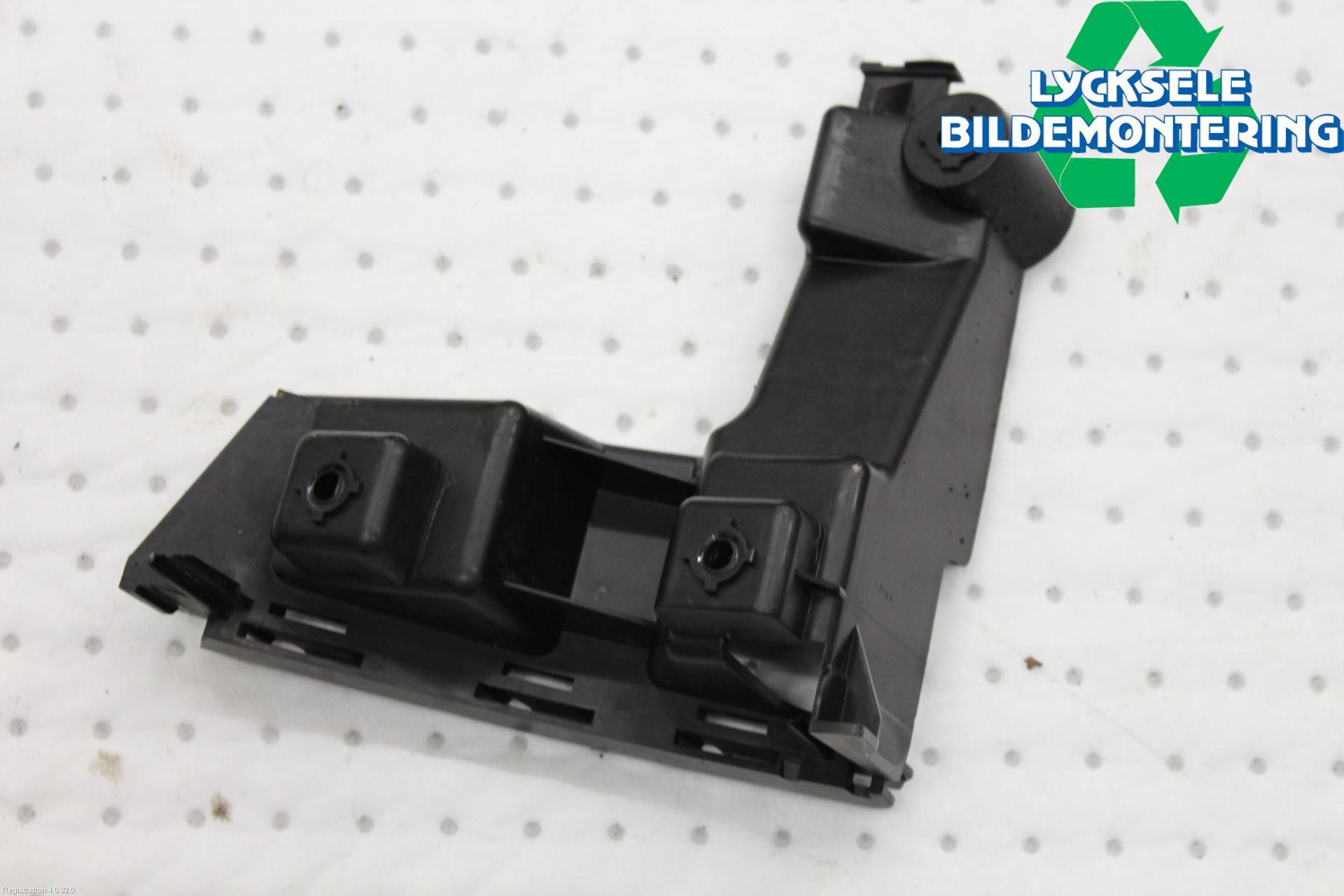 Volvo V70 08-13 Stötfångarfäste Bak Vä