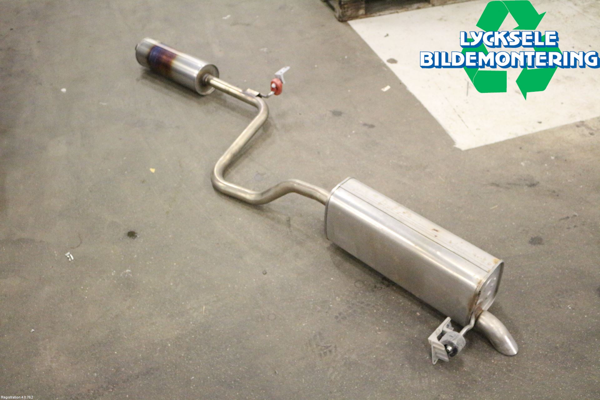 Audi A1 19- Avgas Halvsats