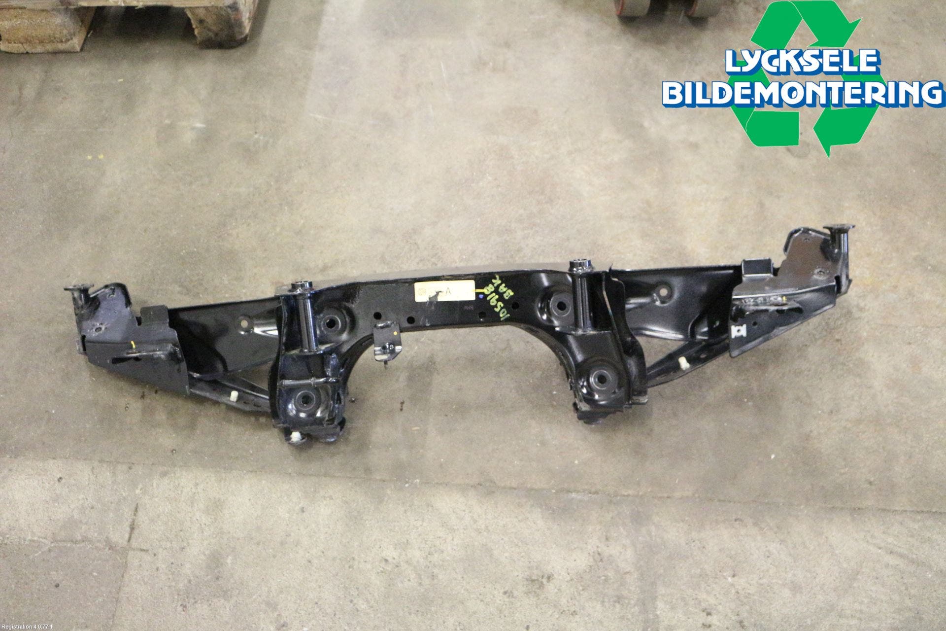 BMW X1 F48 15-22 Bakaxelbalk