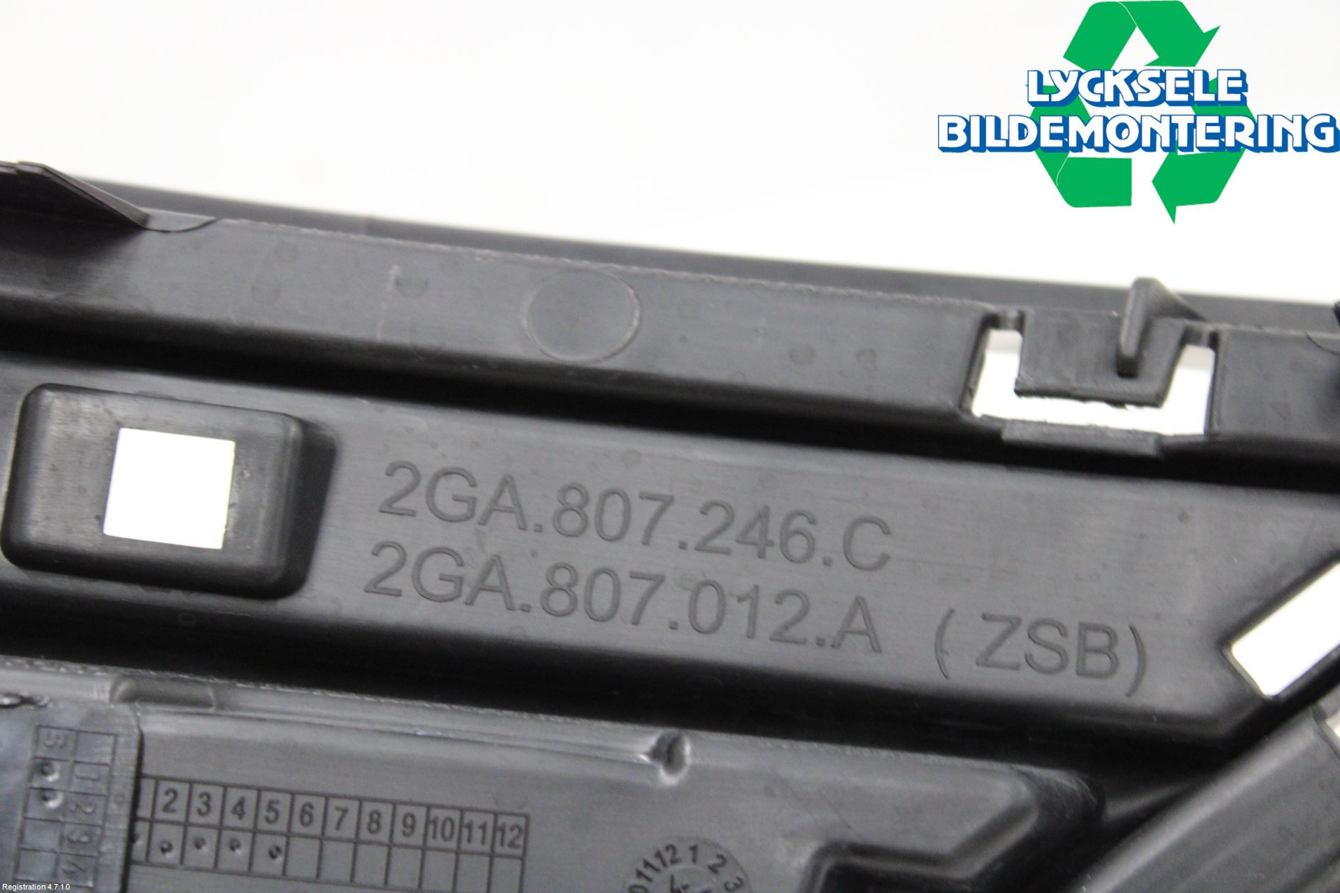 Volkswagen VW T-ROC 18- Stötfångardel Bak Hö