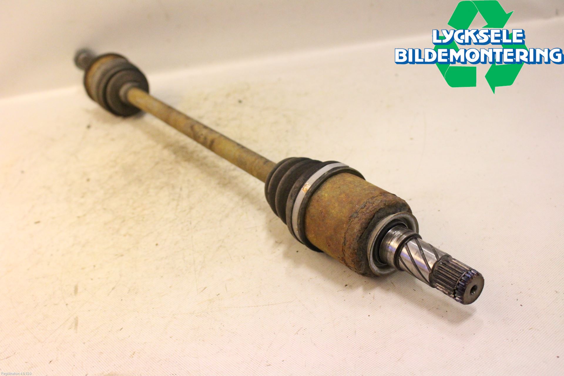 Subaru LEGACY 10-14 Drivaxel Fram Höger