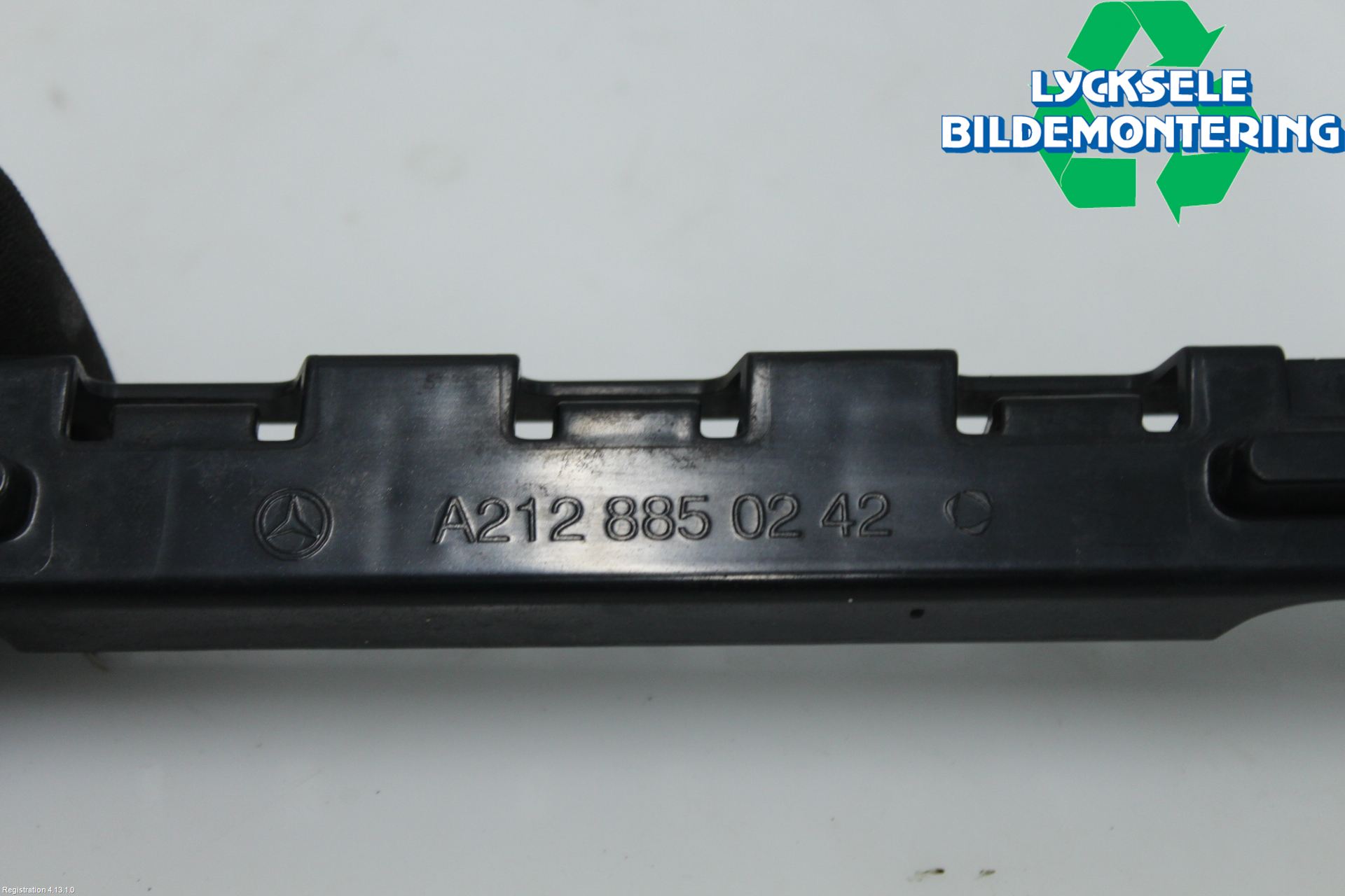 Mercedes-Benz MB E-KLASS (W212) 09-16 Stötfångarfäste Bak Hö