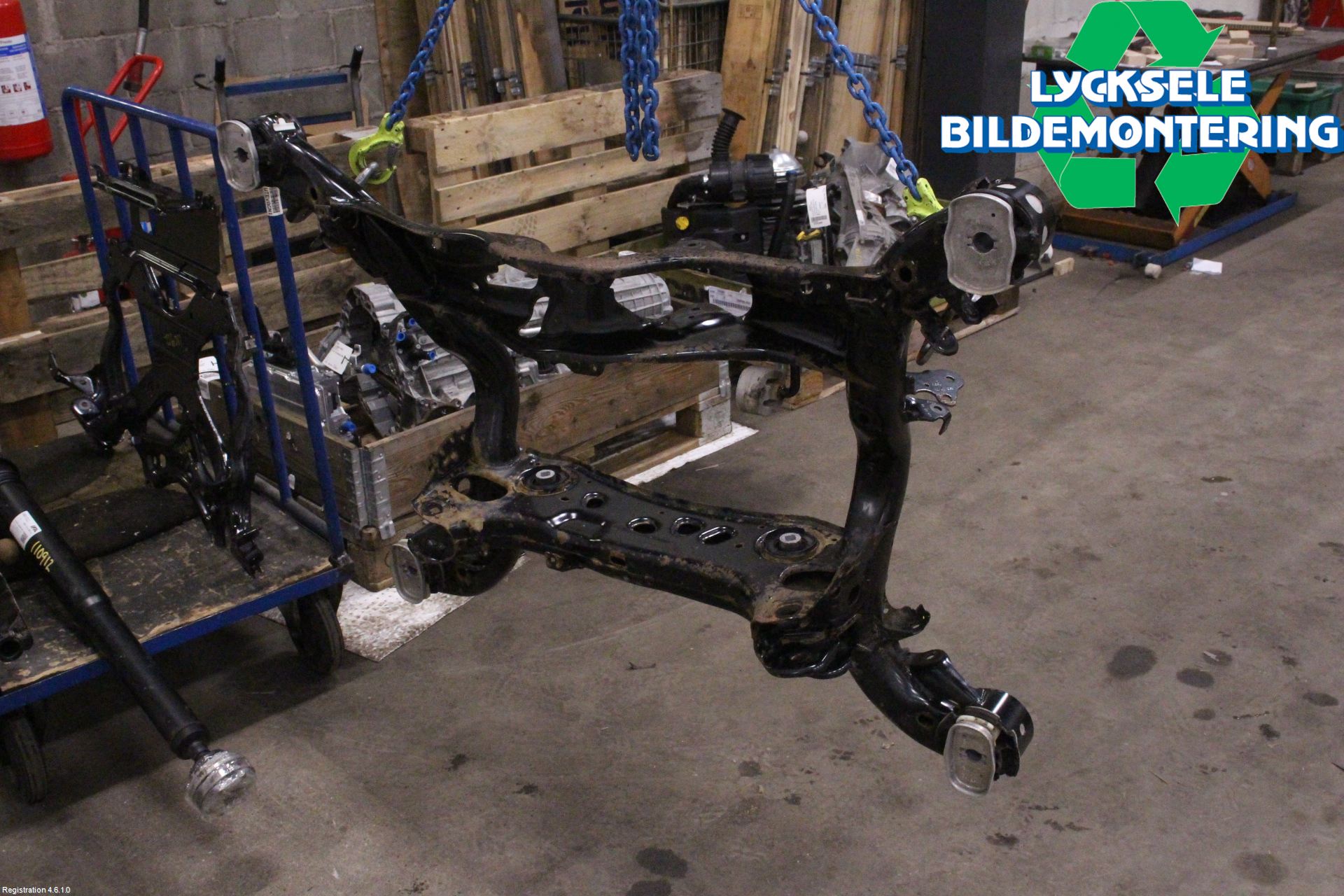 Audi A6 F2/C8 19- Bakaxelbalk