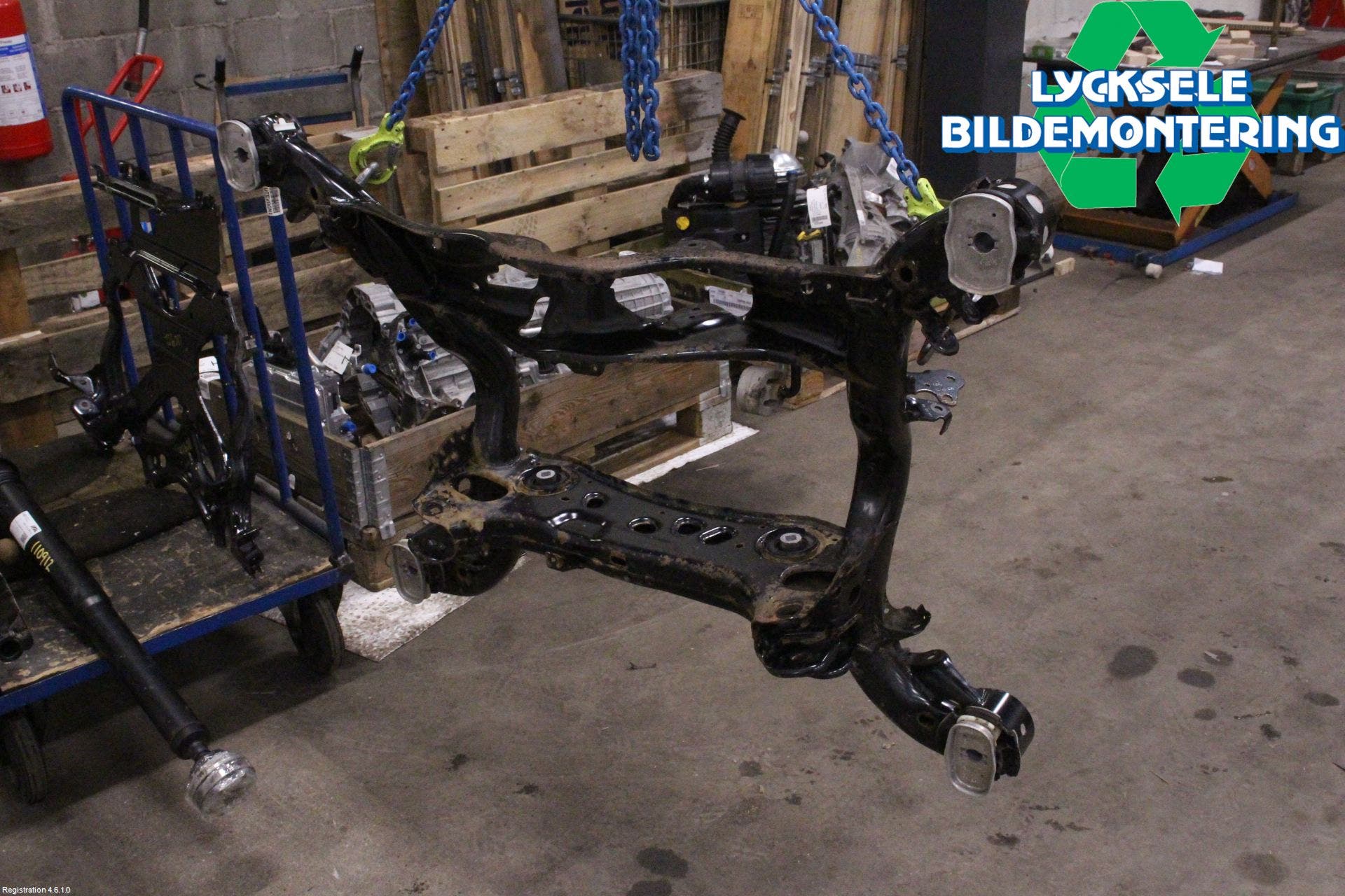 Audi A6 F2/C8 19- Bakaxelbalk