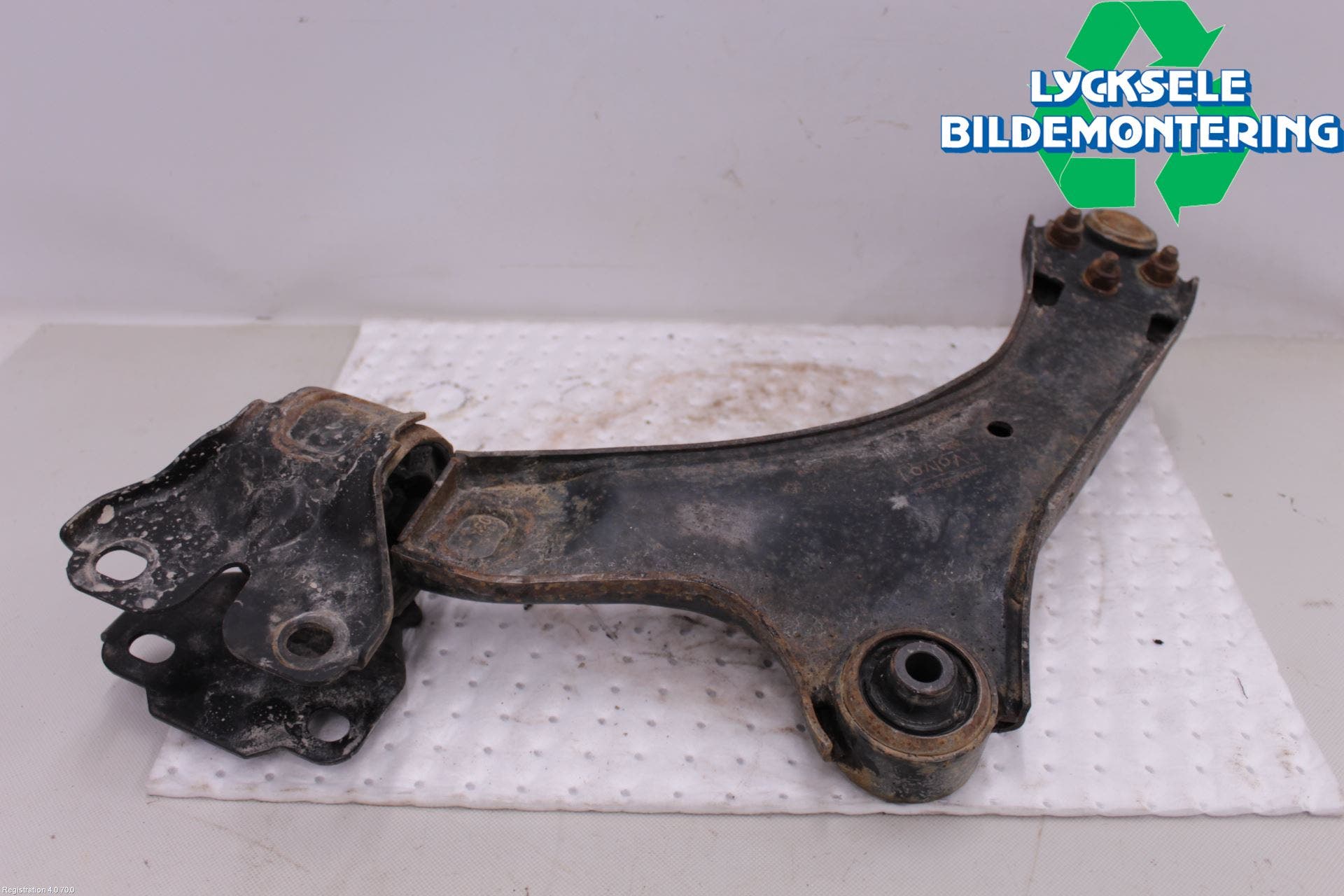 Volvo V70 08-13 Bärarm Fram Undre Hö