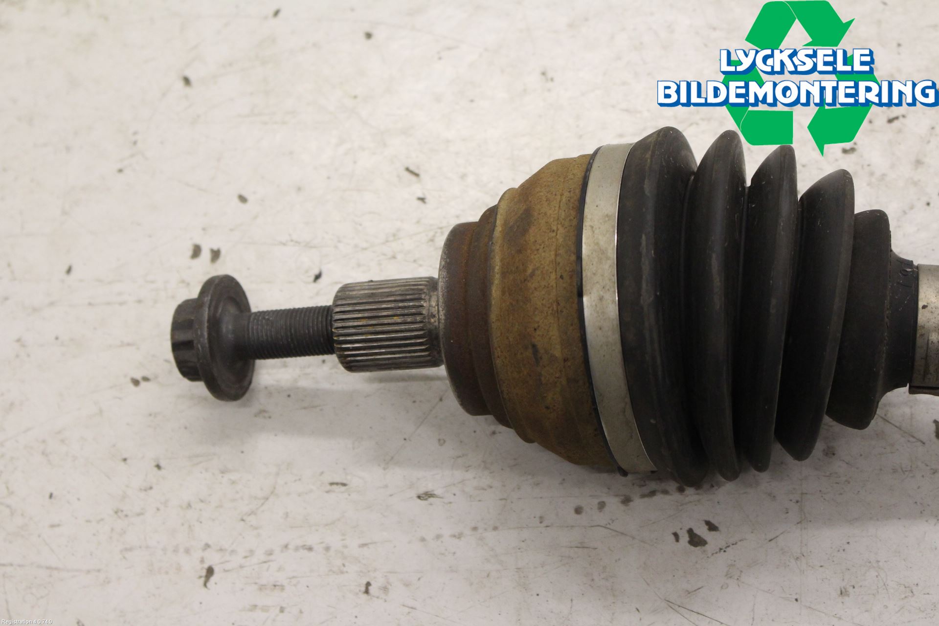 Volkswagen VW CADDY 16-20 Drivaxel Fram Vänster
