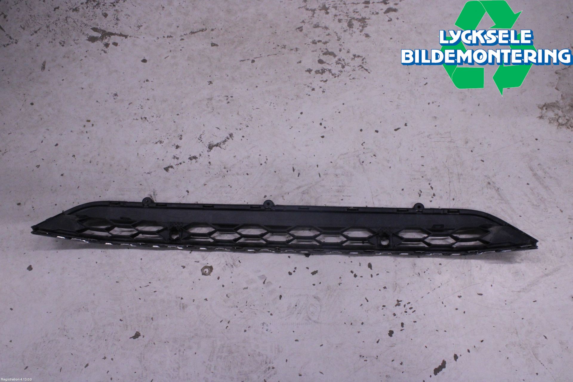 Volkswagen VW TIGUAN 16-24 Grilldel Mitt