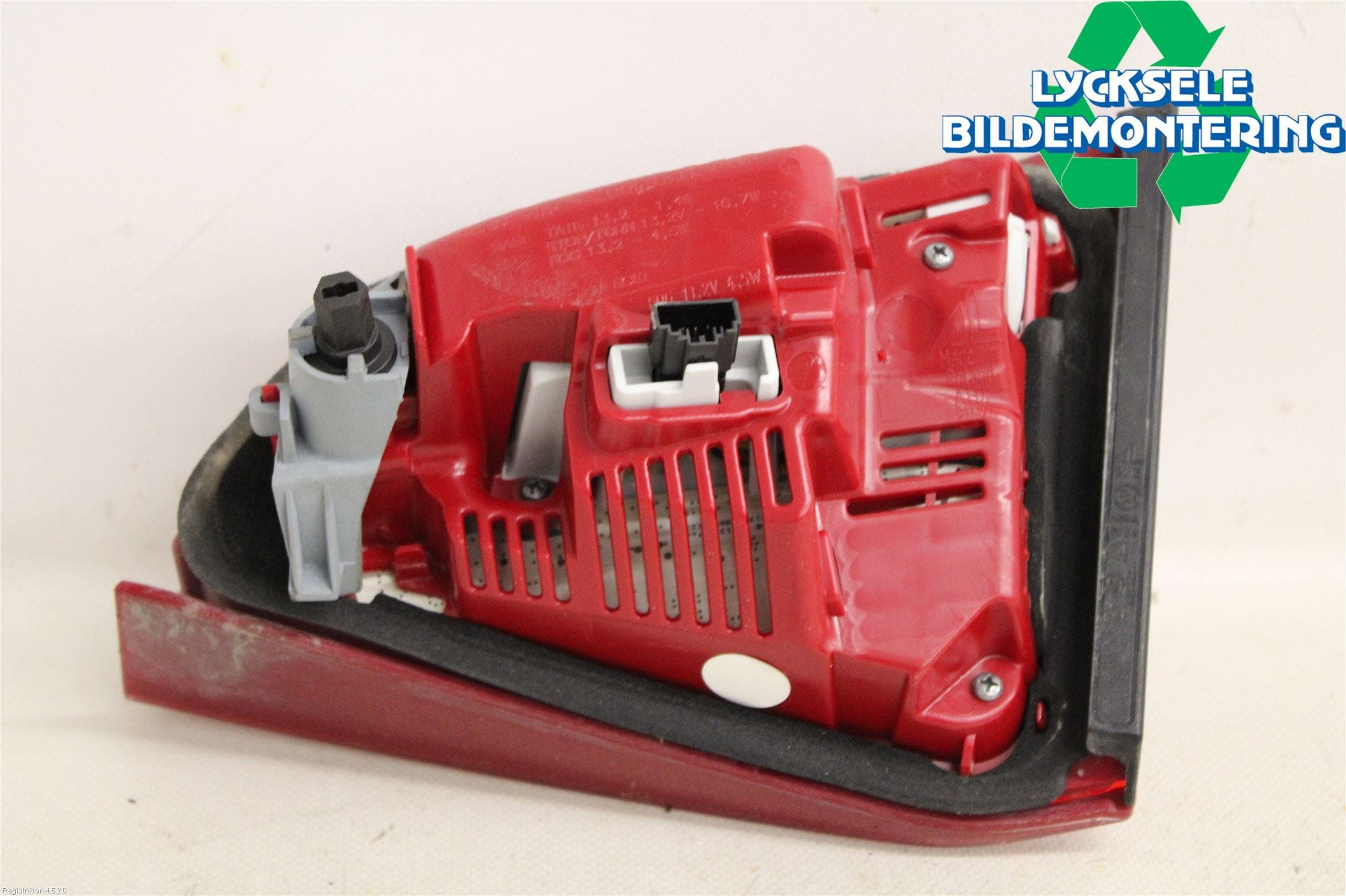 Audi A4 12-15 Bakljus Lucka Vä