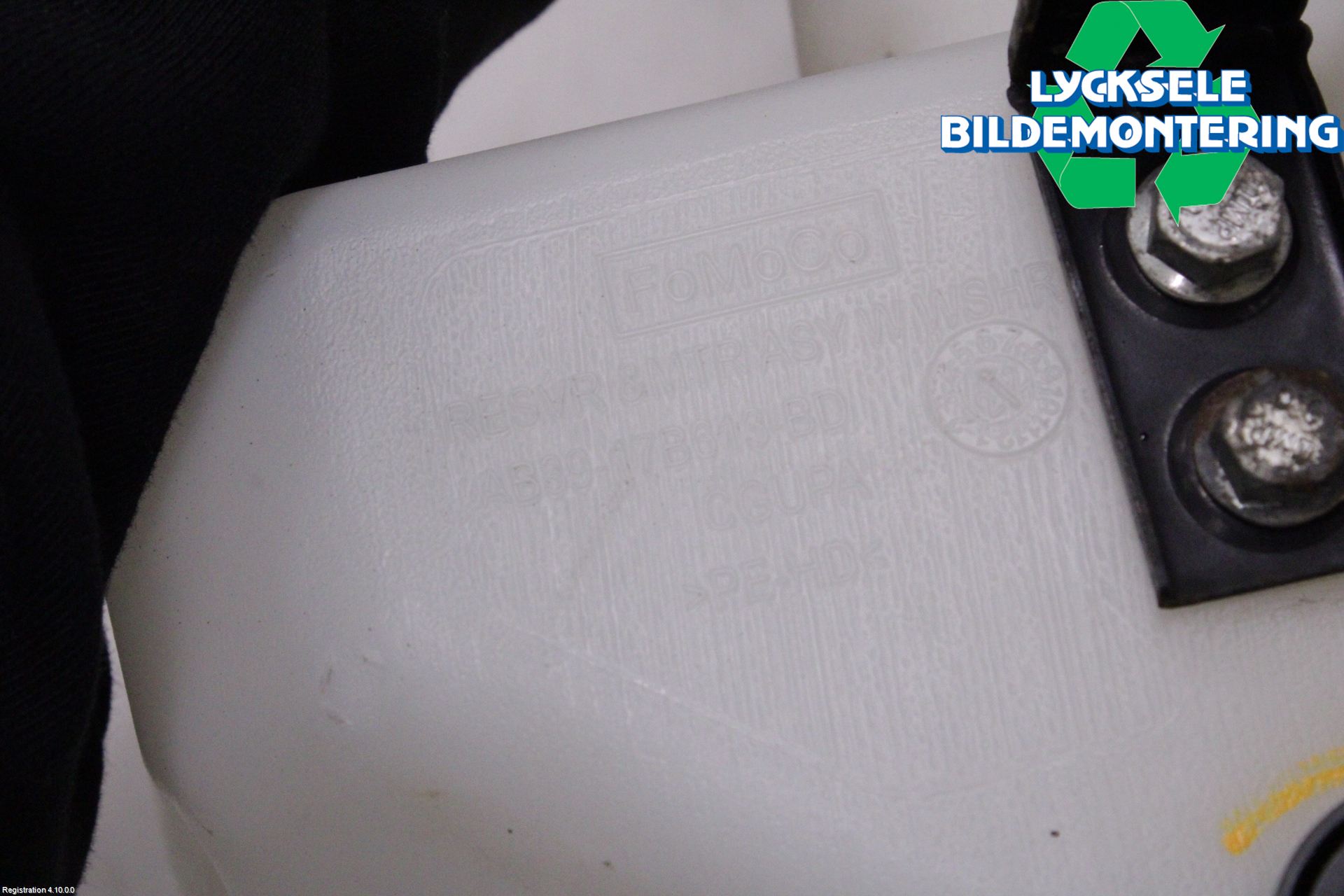 Ford RANGER 22- Spolartank Vindruta