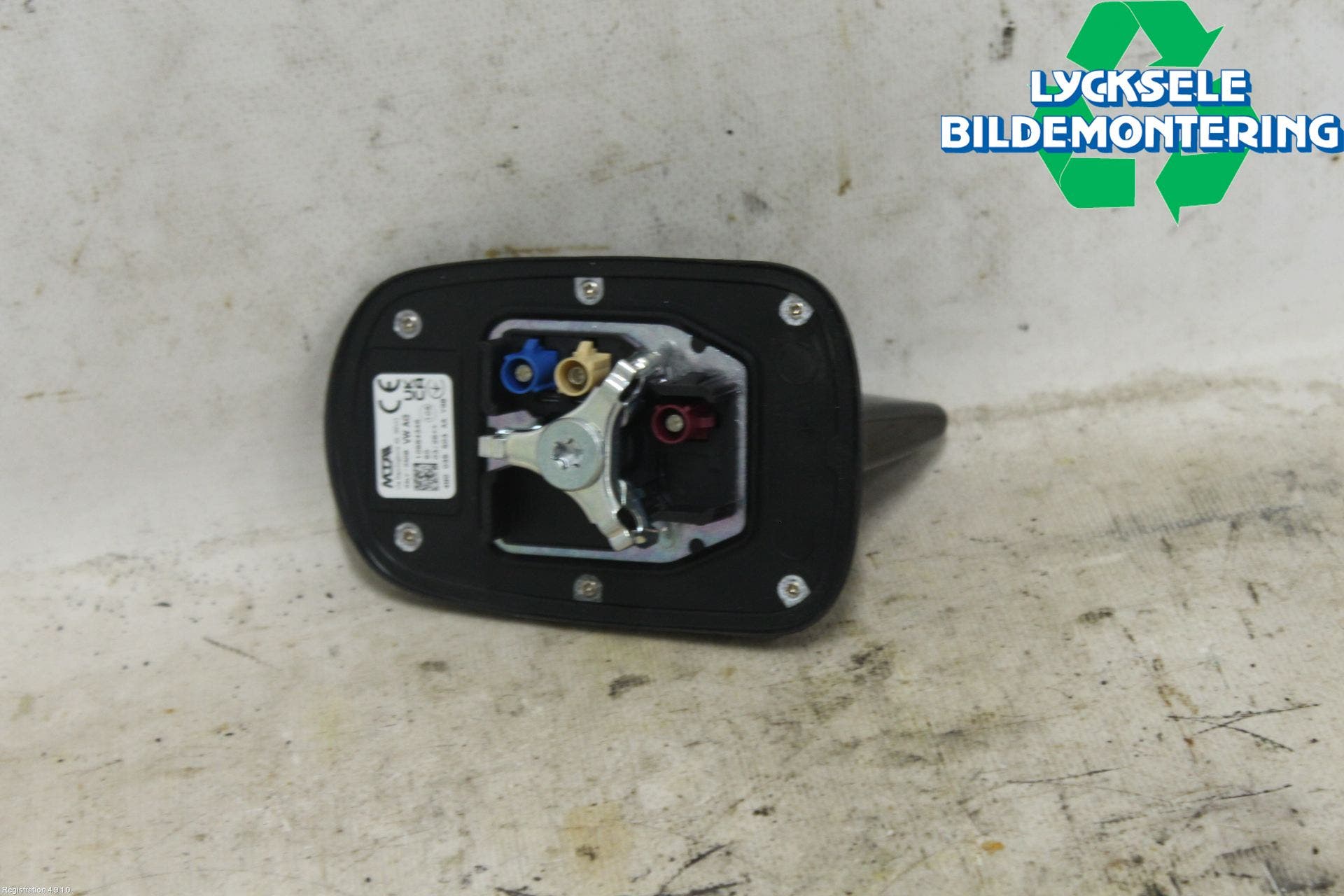 Audi Q3 F3 19- Antenn