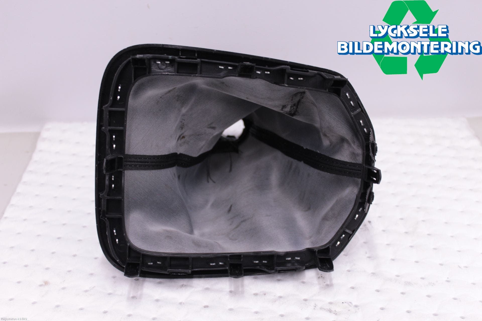 Toyota HILUX 16- Växelspaksdamask