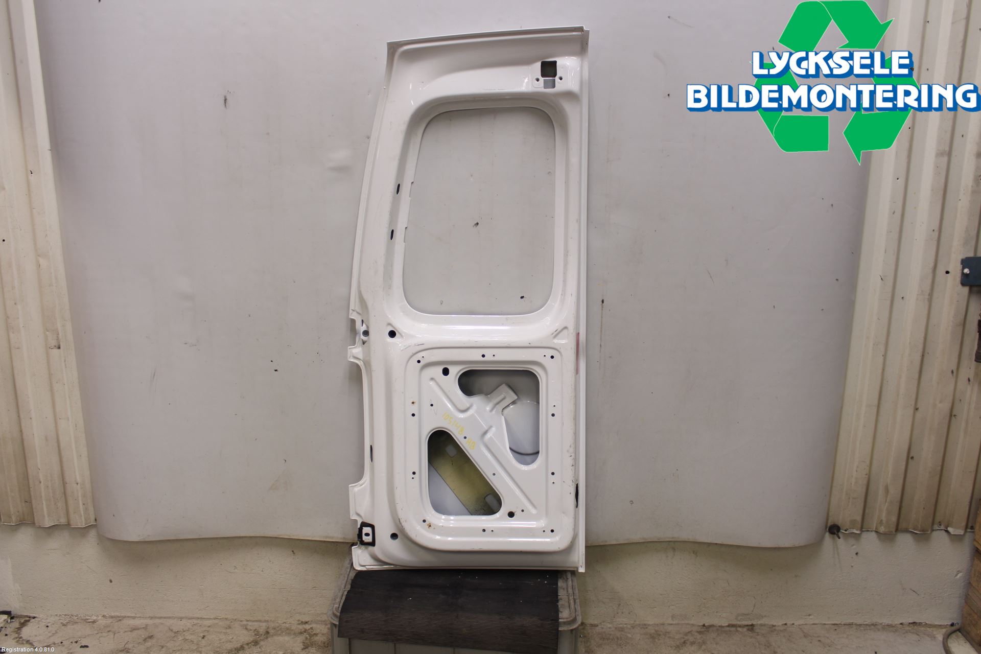 Volkswagen VW CADDY      04-10 Dörr Bak Van-Skåp Höger