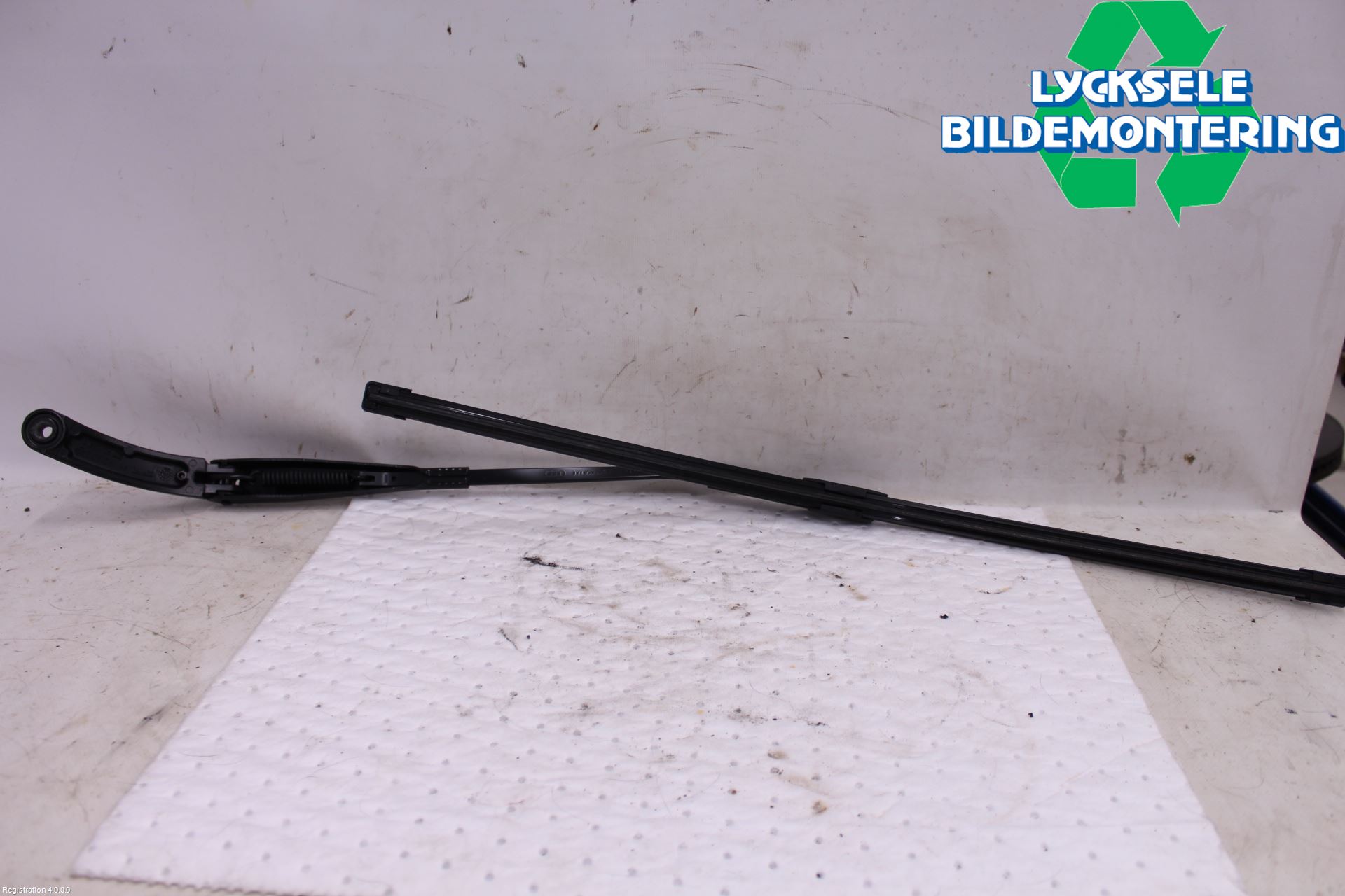 Audi A3/S3 8V 13-20 Torkararm Armar Vindruta