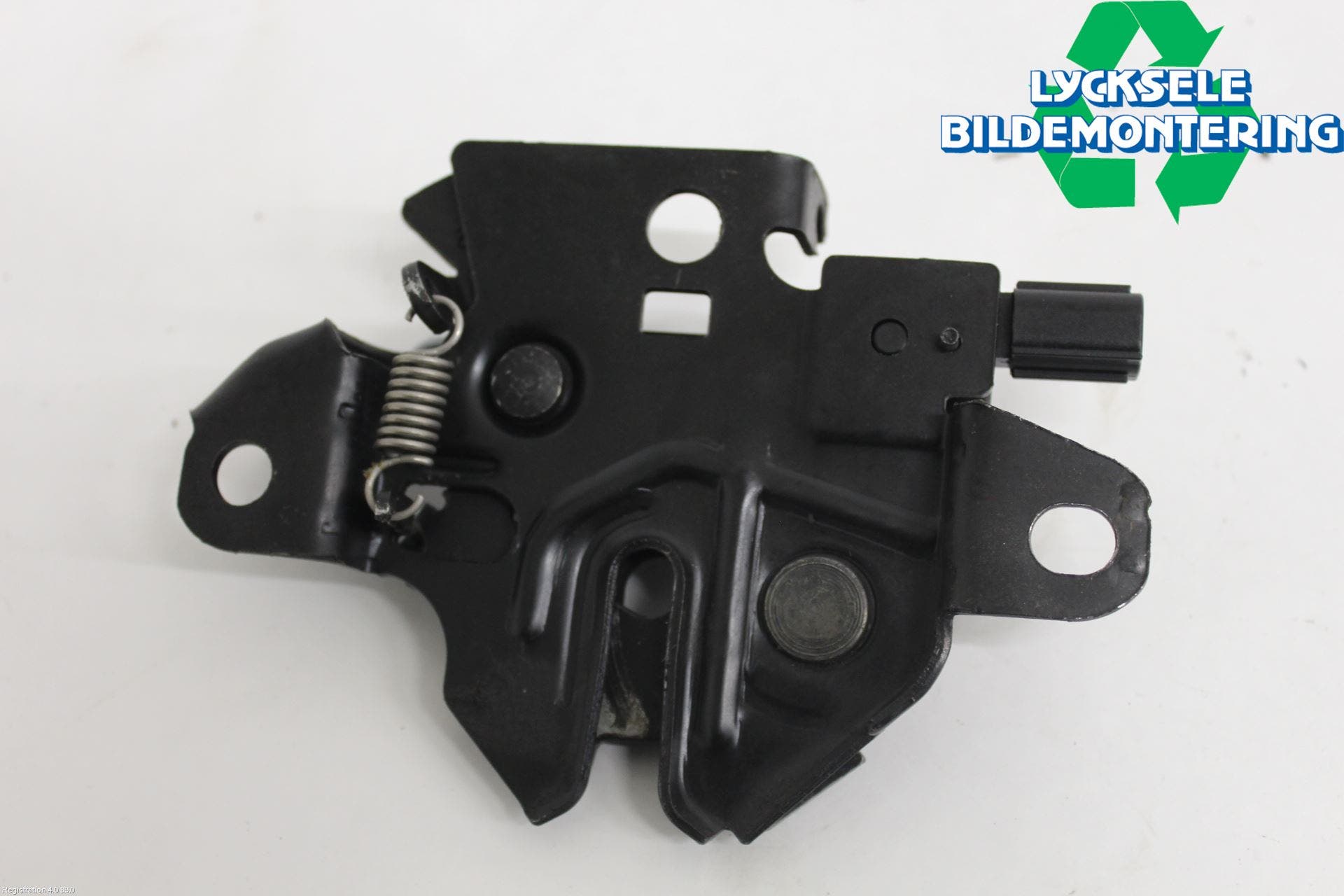 Toyota AVENSIS 16-18 Huvlås