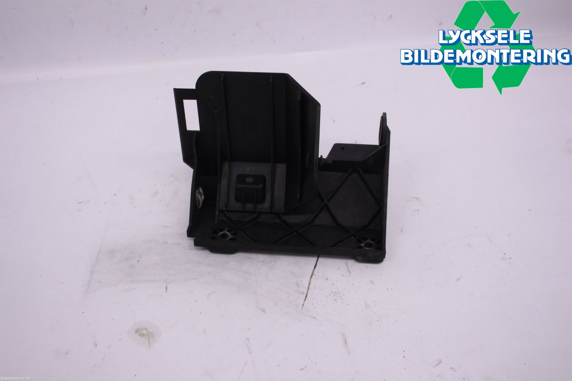 Volvo 740 88-92 Kylarfäste-Ram-Balk