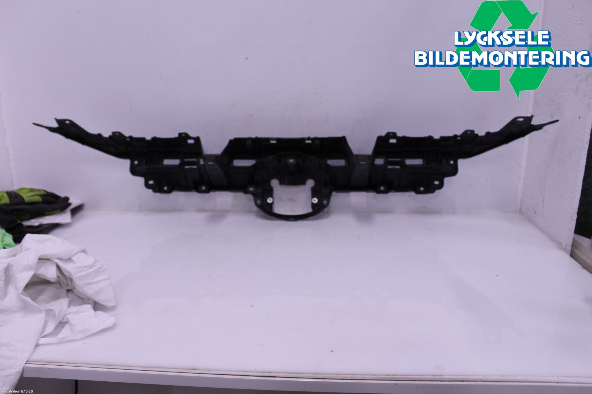 Toyota RAV4 19- Stötfångardel Fram Mitt