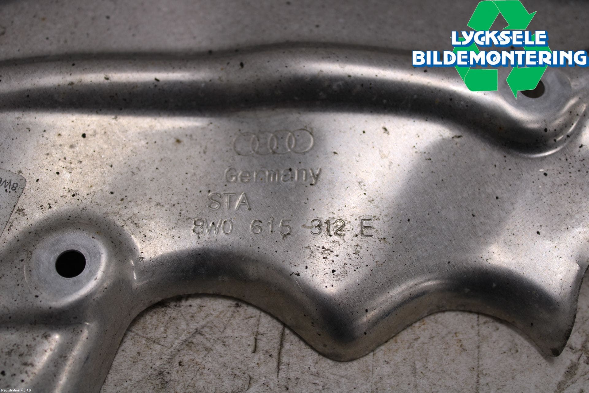 Audi A4/S4 B9 20- Bromssköld Fram