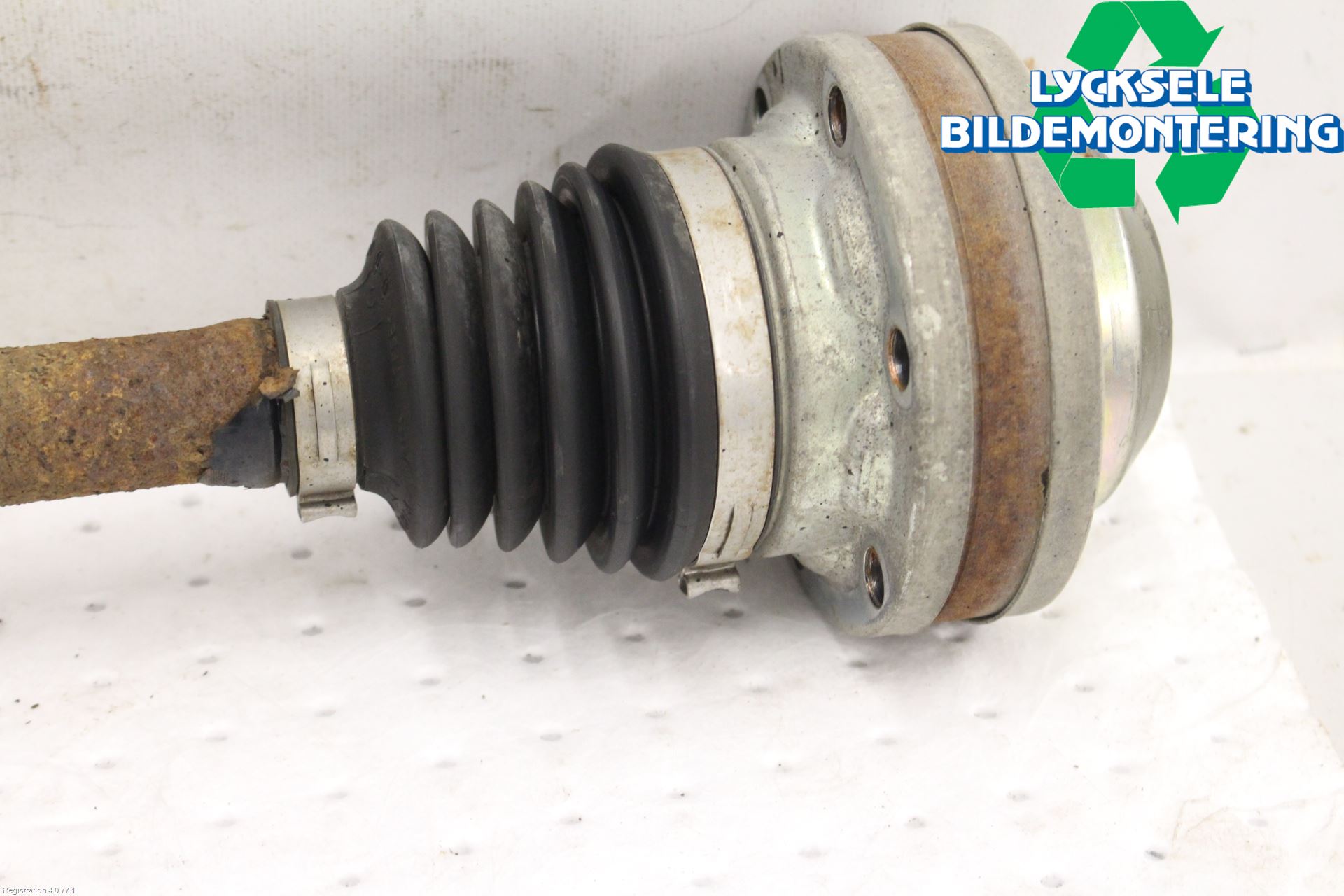 Audi Q3 8U 12-18 Drivaxel Fram Vänster