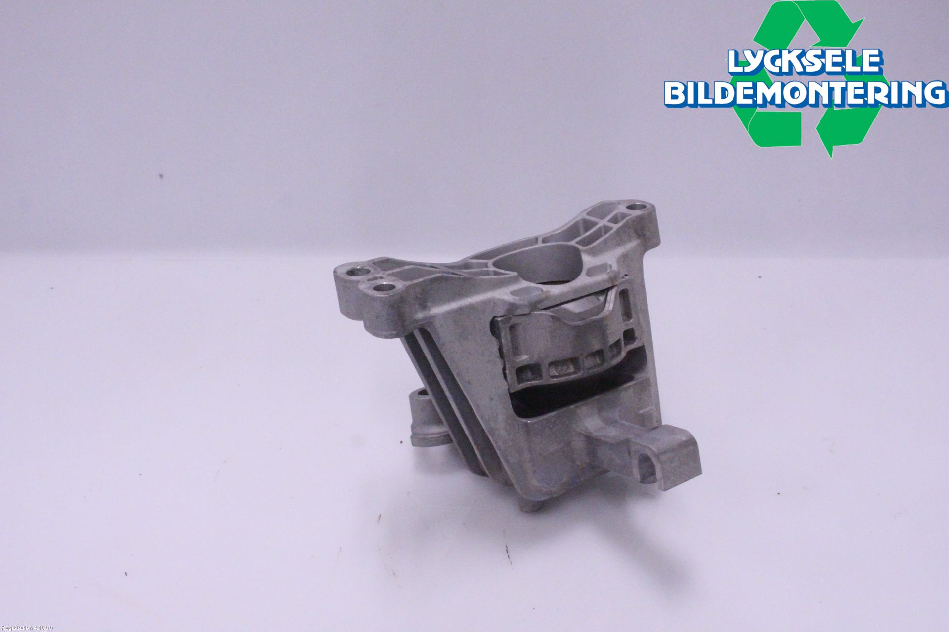 MG 3 HYBRID+ 25- Växellådsfäste