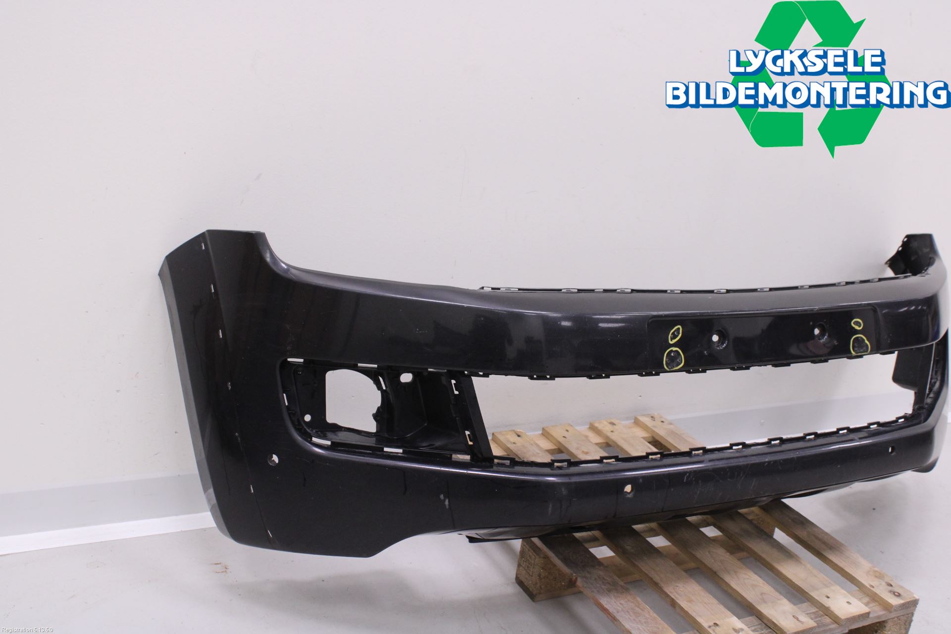 Volkswagen VW AMAROK 2H 10-22 Stötfångarbeklädnad Fram