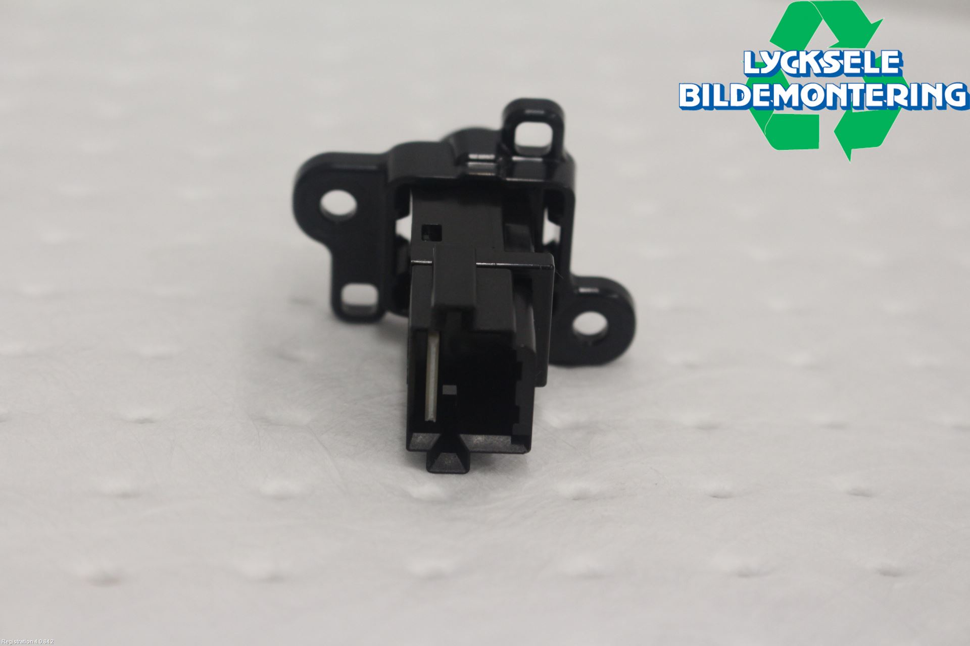 Mitsubishi OUTLANDER 13-21 Strömställare Tanklucka